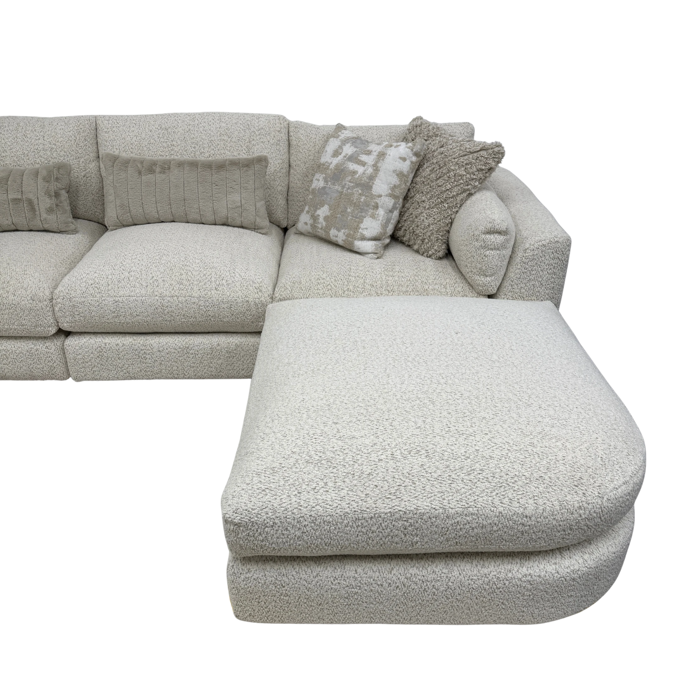 Juniper 4-Piece Sectional with 2 Ottomans
