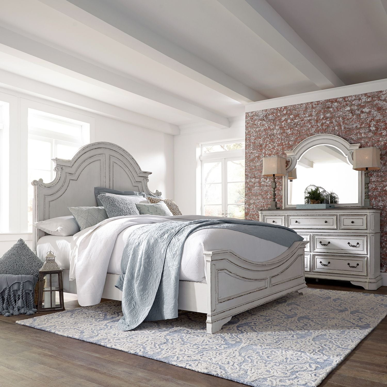 King California Panel Bed, Dresser & Mirror