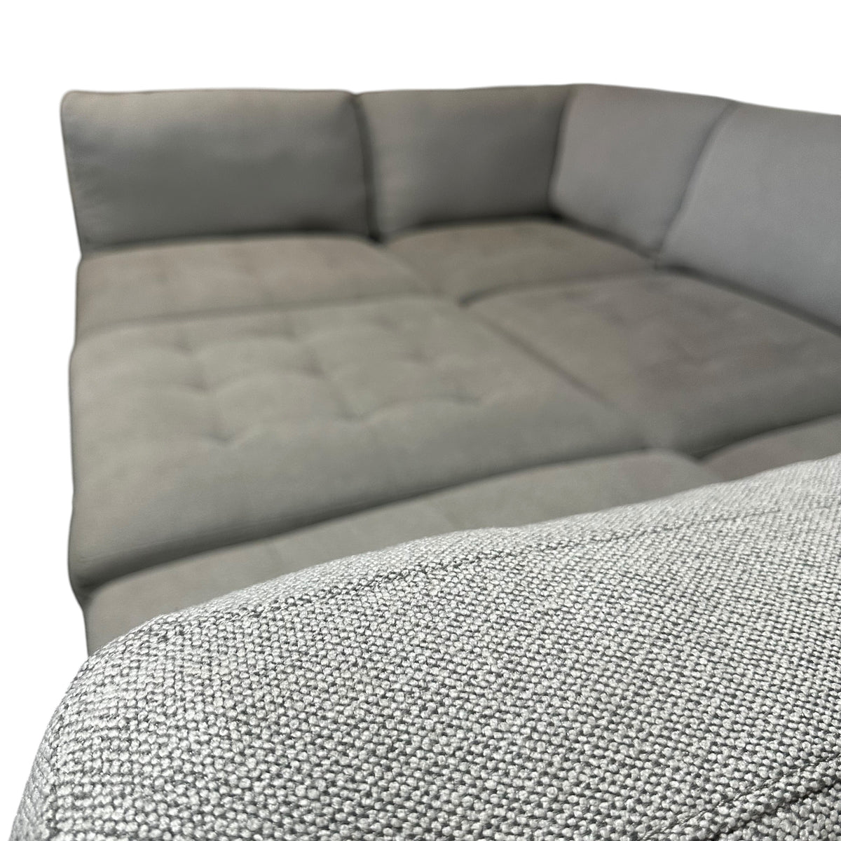 Modular 6 Pc Tufted Sectional in Gray