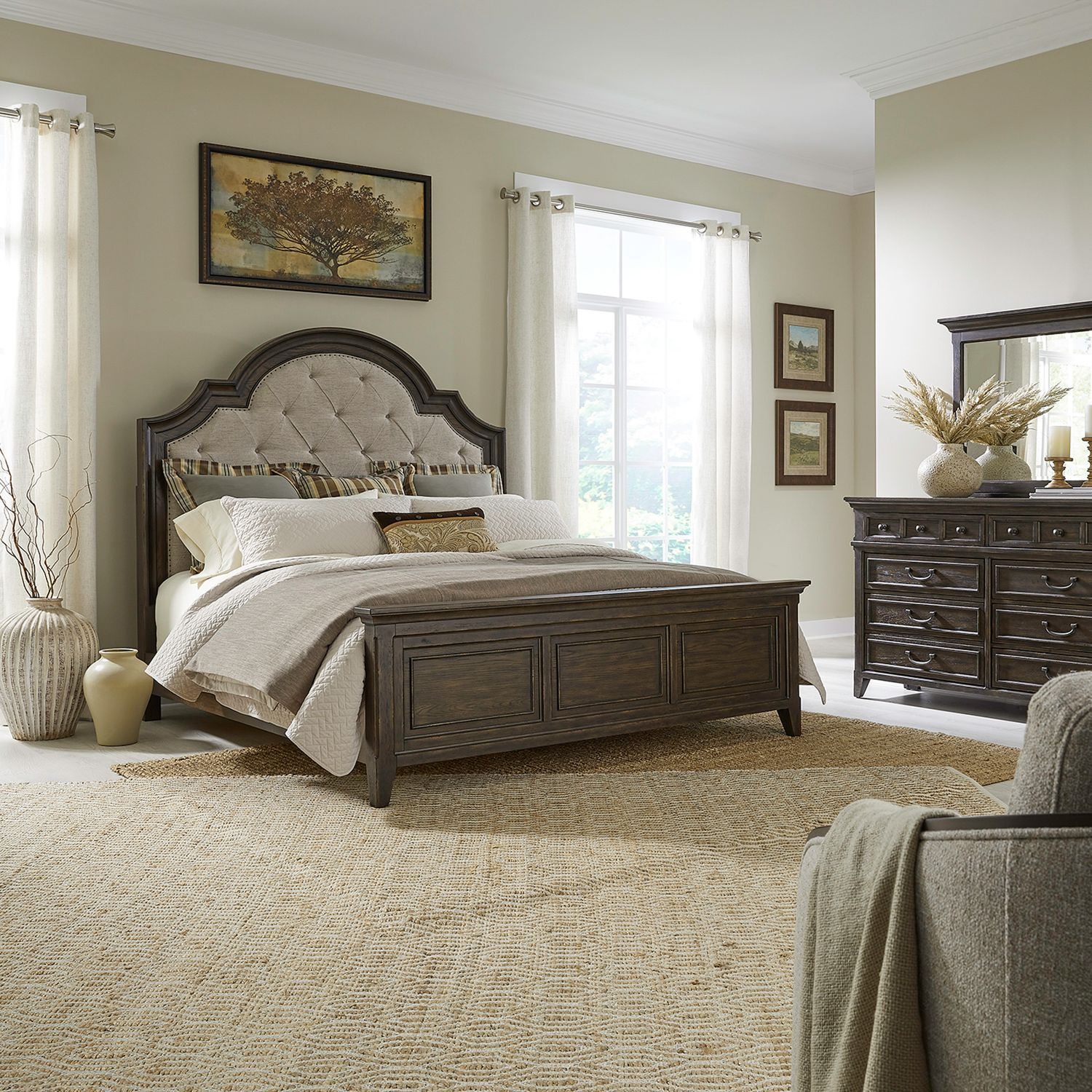 King Uph Bed, Dresser & Mirror