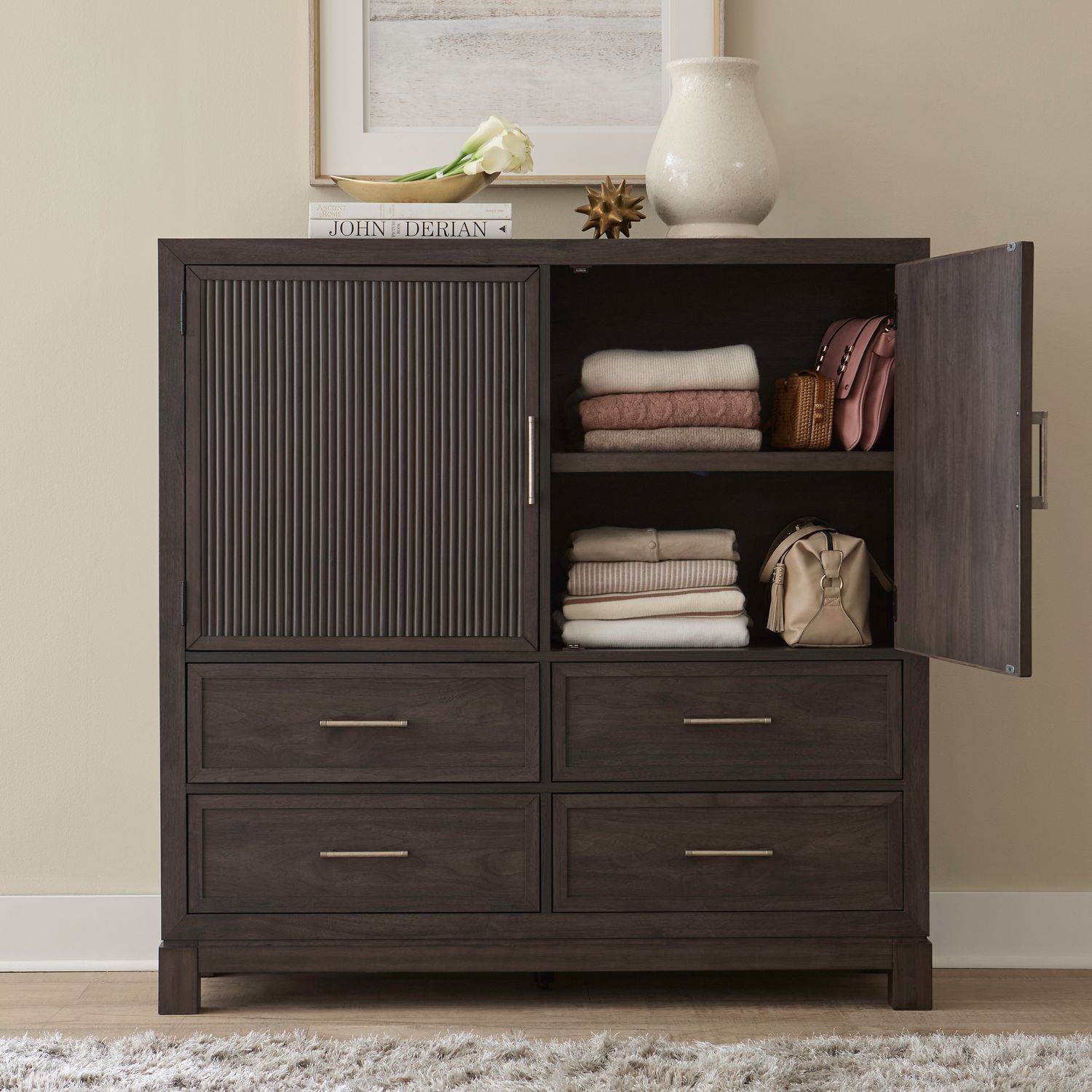 Dressing Chest