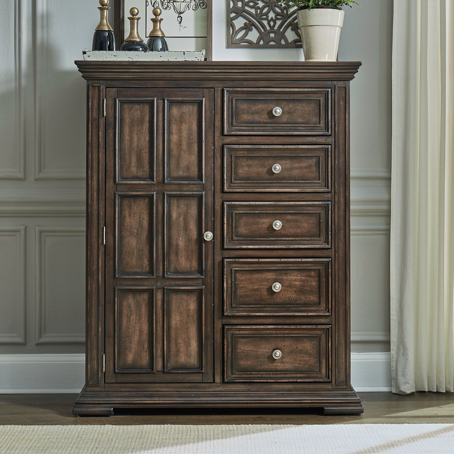 Door Chest