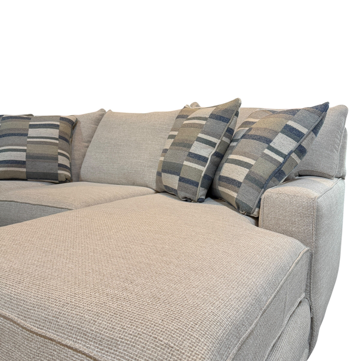 Kennedy 2pc Sectional with Right Chaise in Ordona Linen