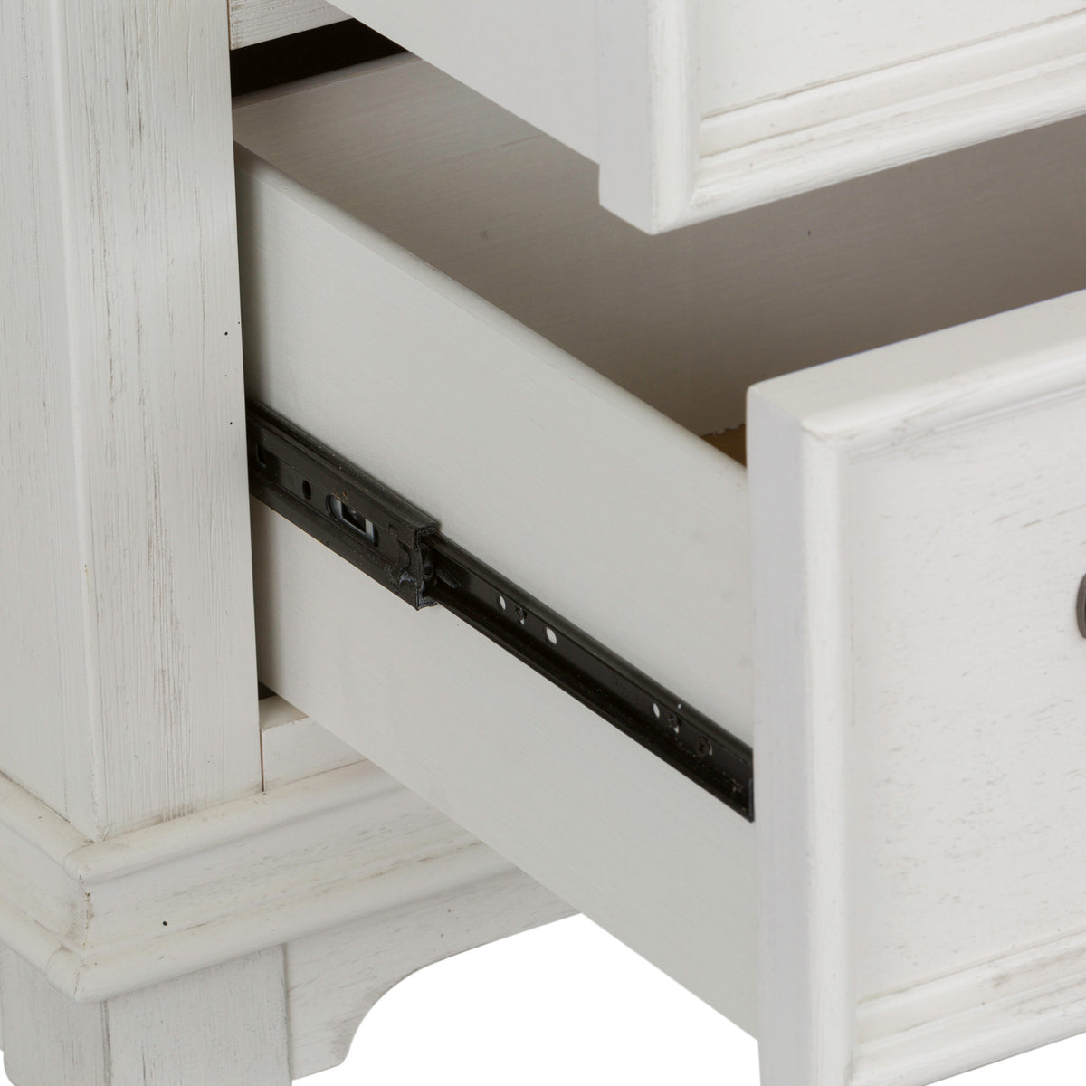 Allyson Park 5-Drawer Chest