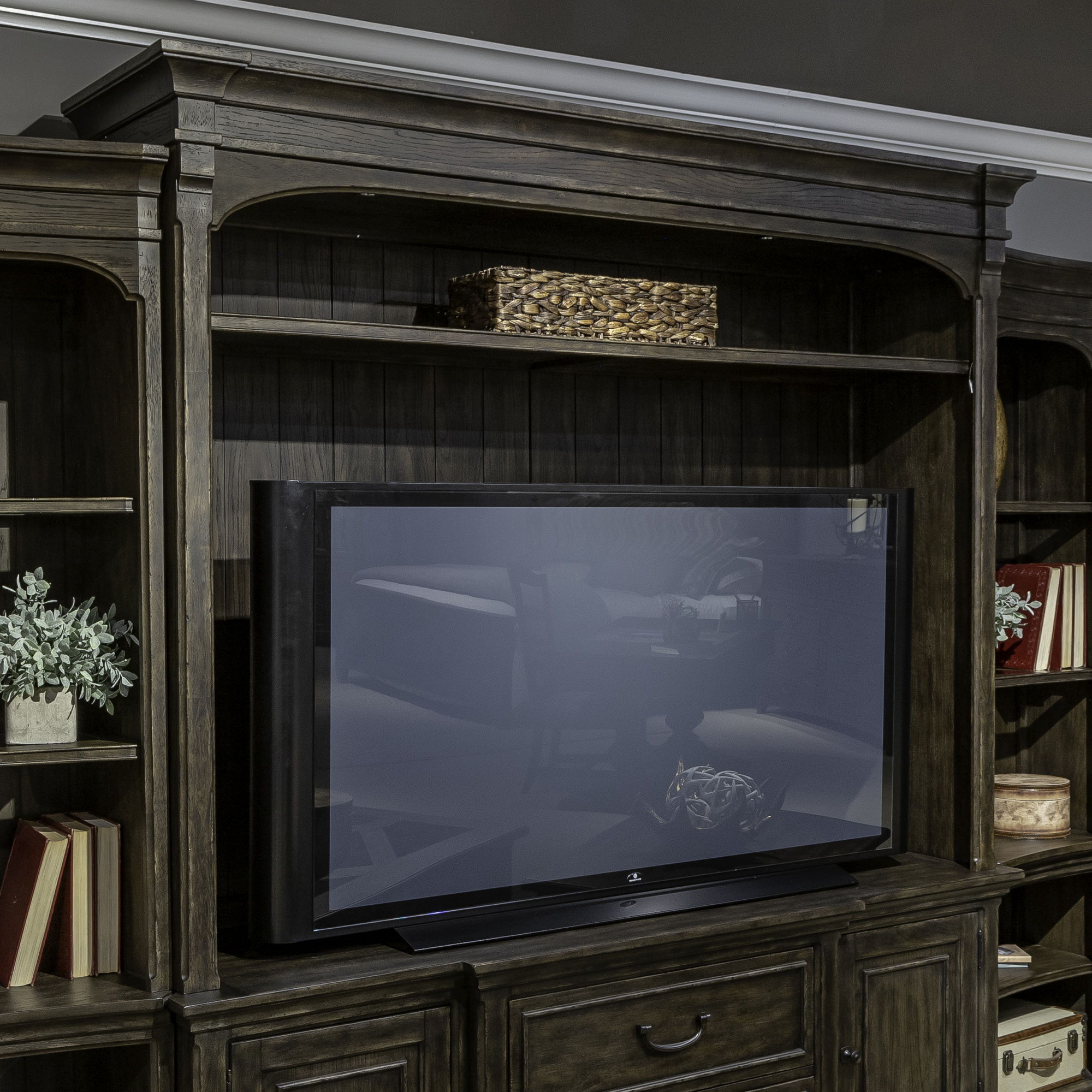Paradise Valley - Entertainment Hutch - Saddle Brown