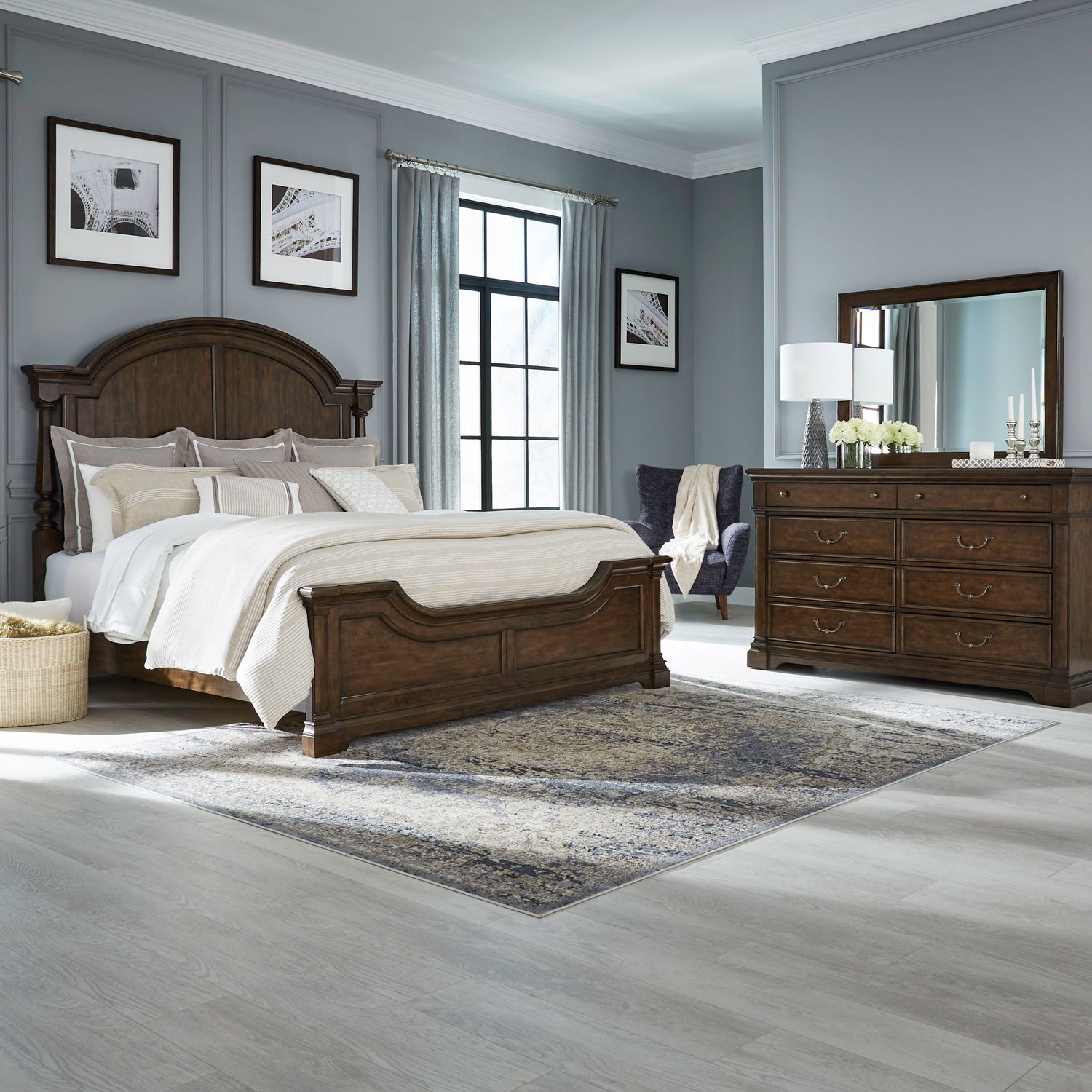 King Poster Bed, Dresser & Mirror