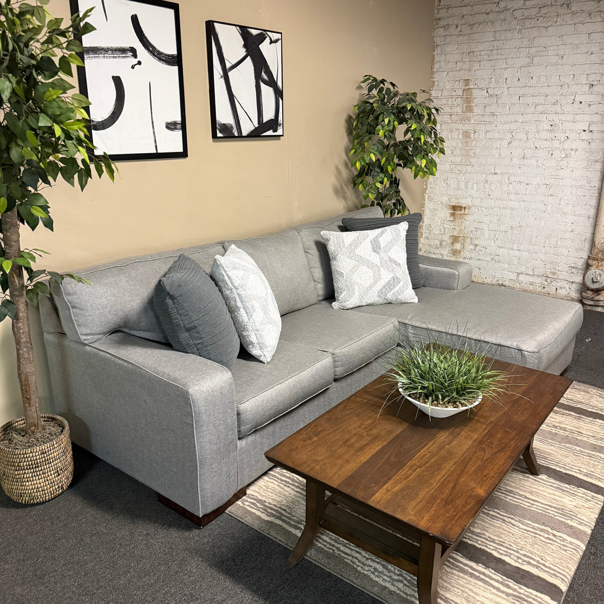 Sectional Sofa with Chaise