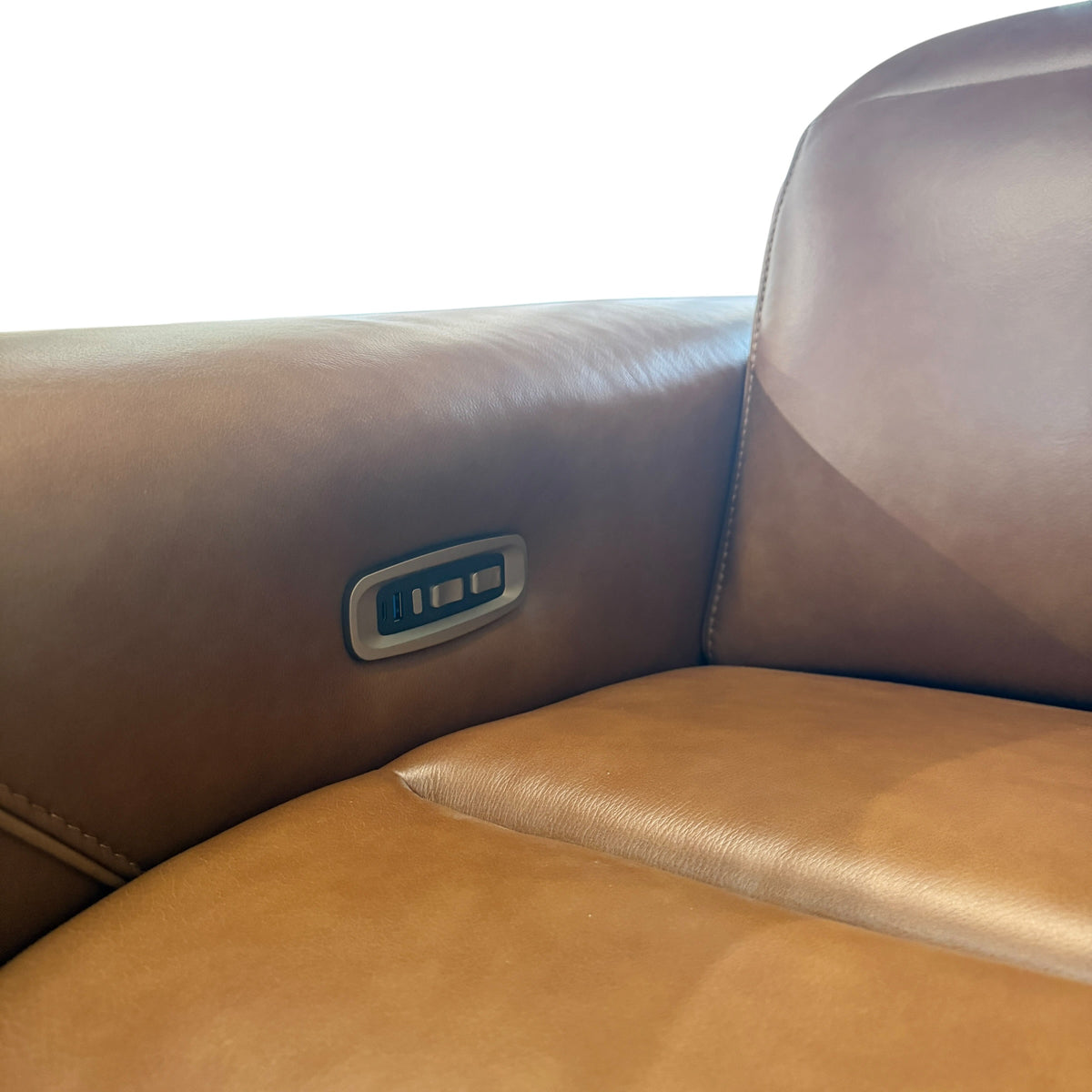 Romy Electric Recliner Modular Sectional in Leather