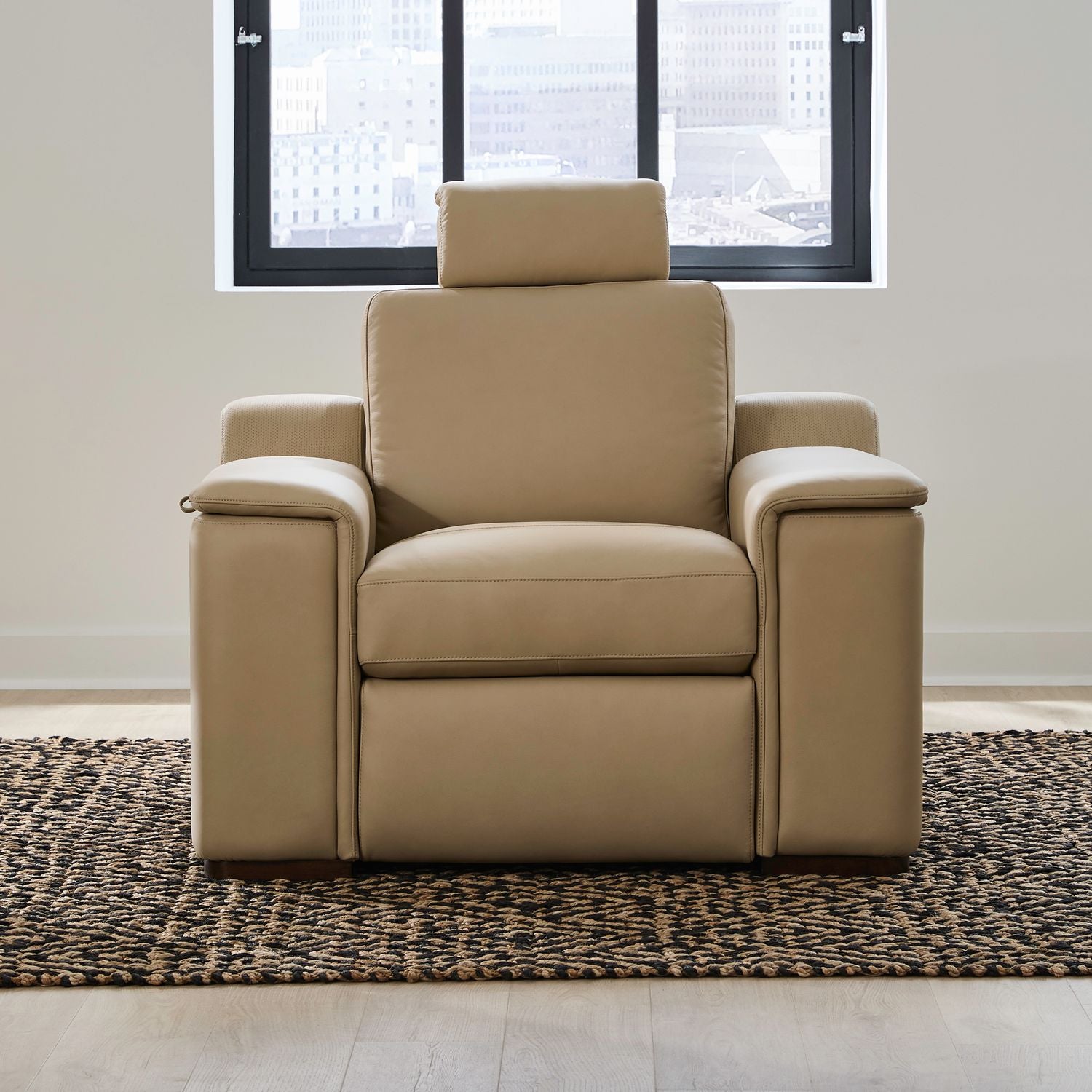 Chair with Power Footrest ZG & WS