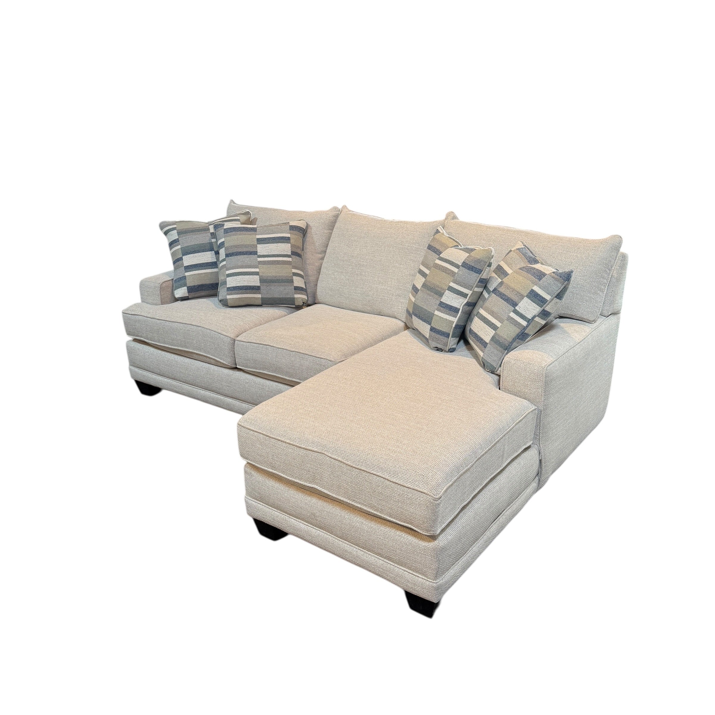 Kennedy 2pc Sectional with Right Chaise in Ordona Linen