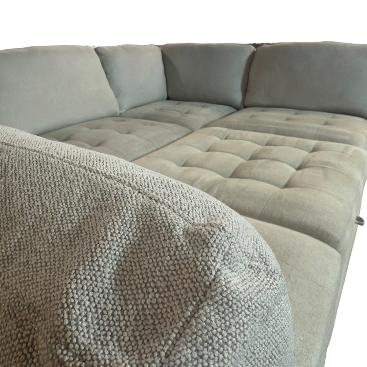 Tufted Modular 6 Pc Sectional with Storage Ottoman