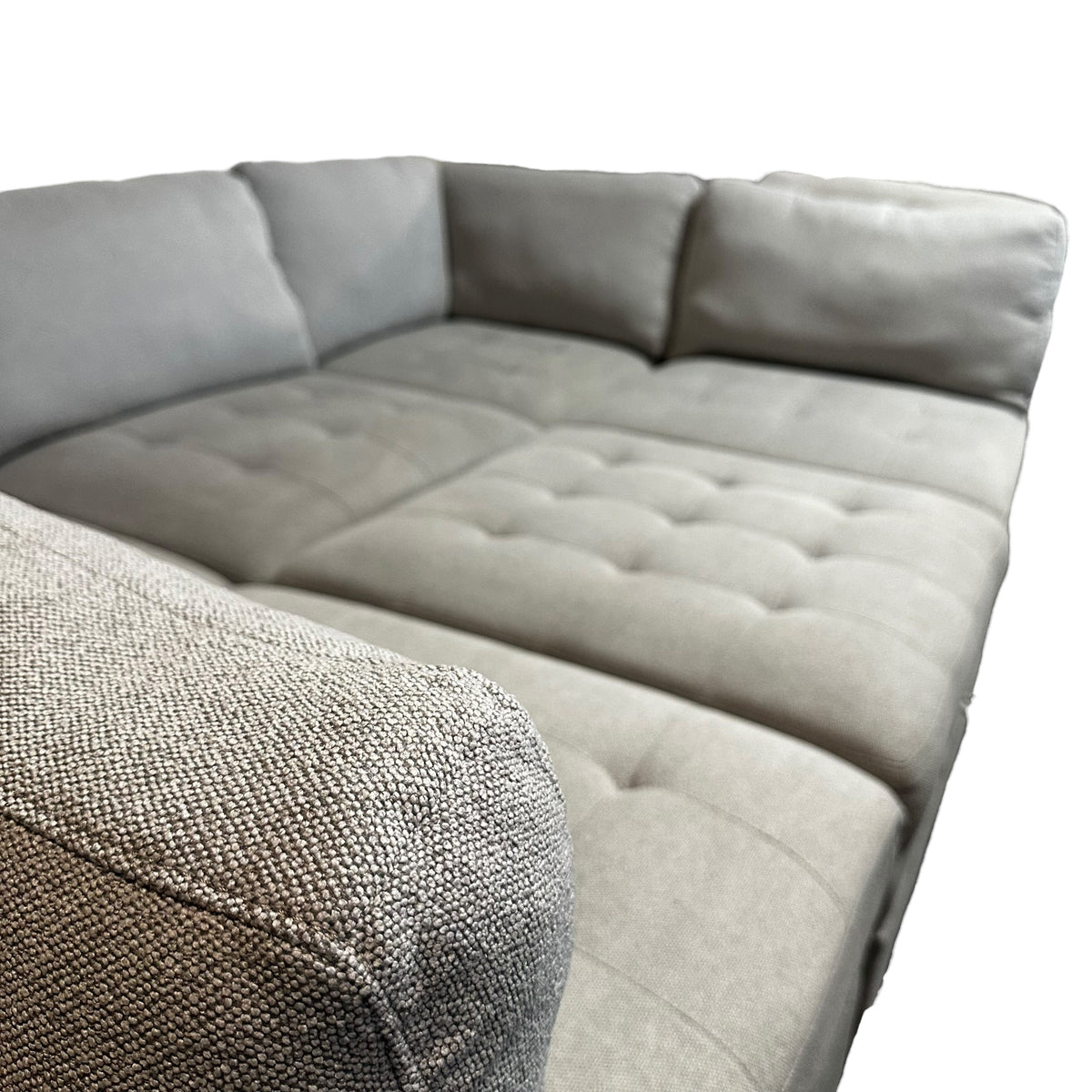Modular 6 Pc Tufted Sectional in Gray