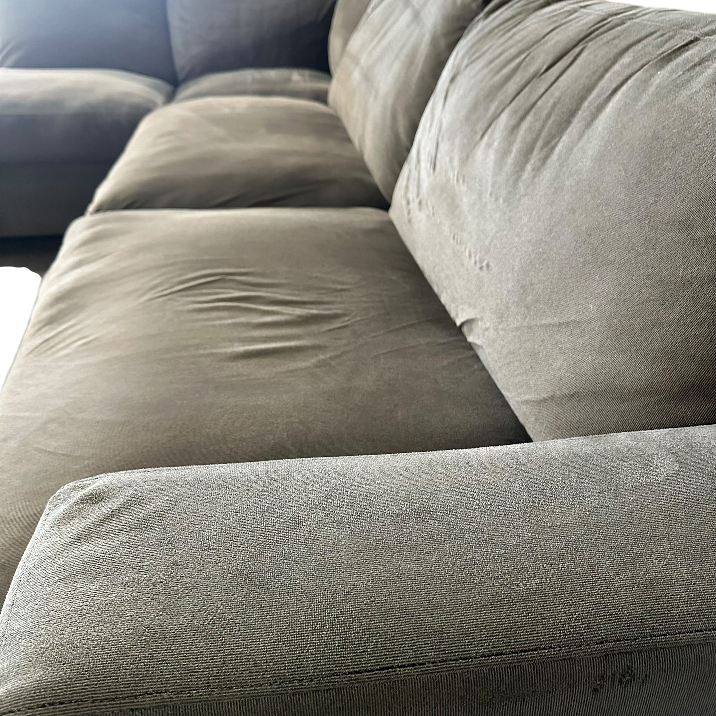 Sectional with Left Bumper Chaise in Gray