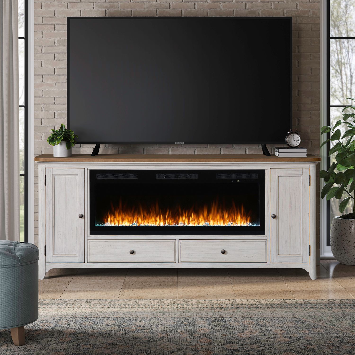 652 80 Inch Console w/ Fire FT
