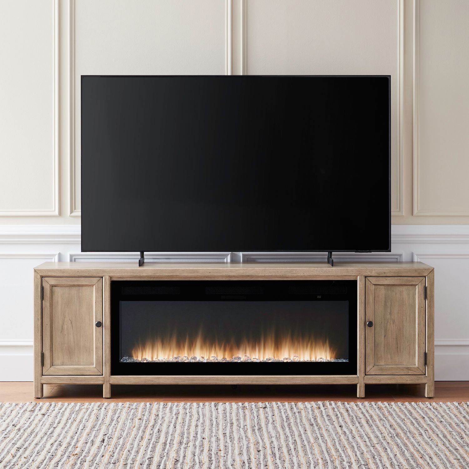 780 82 Inch Console w/ Fire FTS