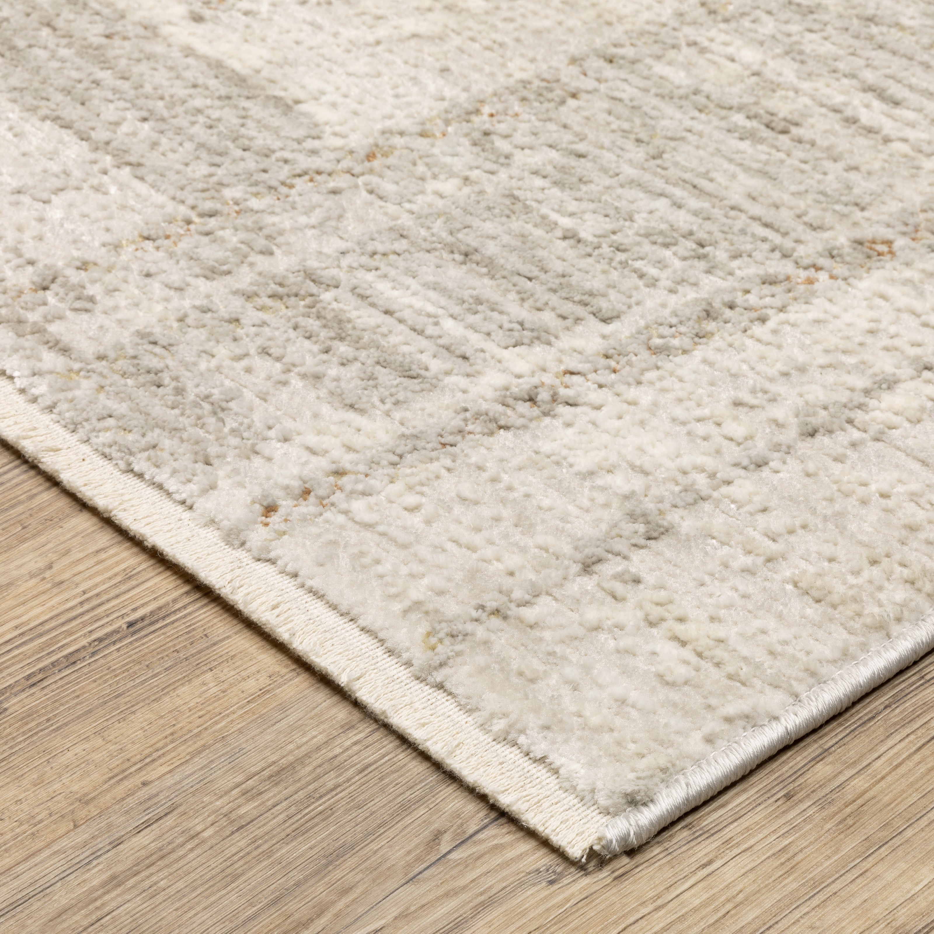Oriental Weavers Branigan BRG04 Beige/Gold Area Rug