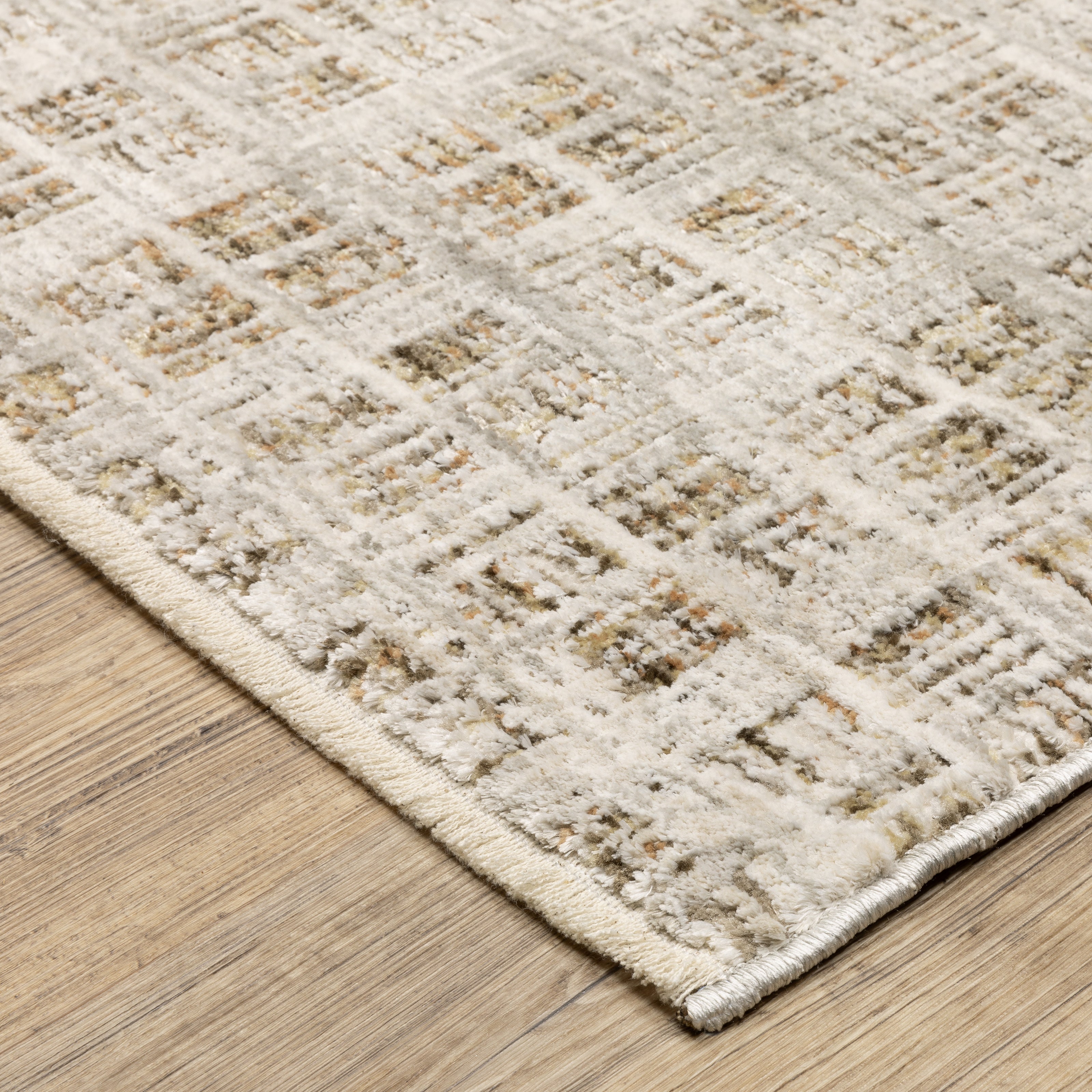Oriental Weavers Branigan BRG07 Beige/Gold Area Rug