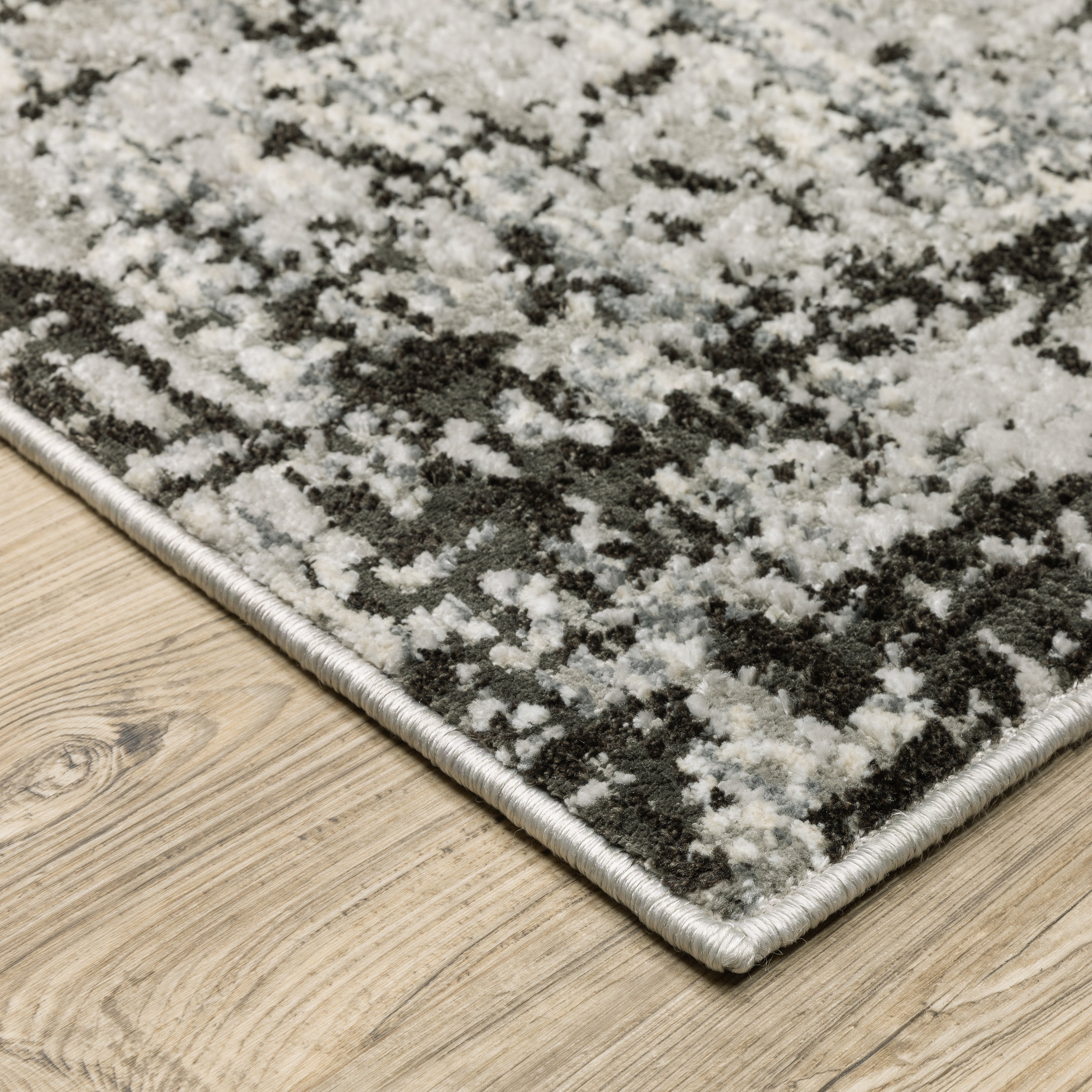 Oriental Weavers Caravan 4153Q Grey/Black Area Rug