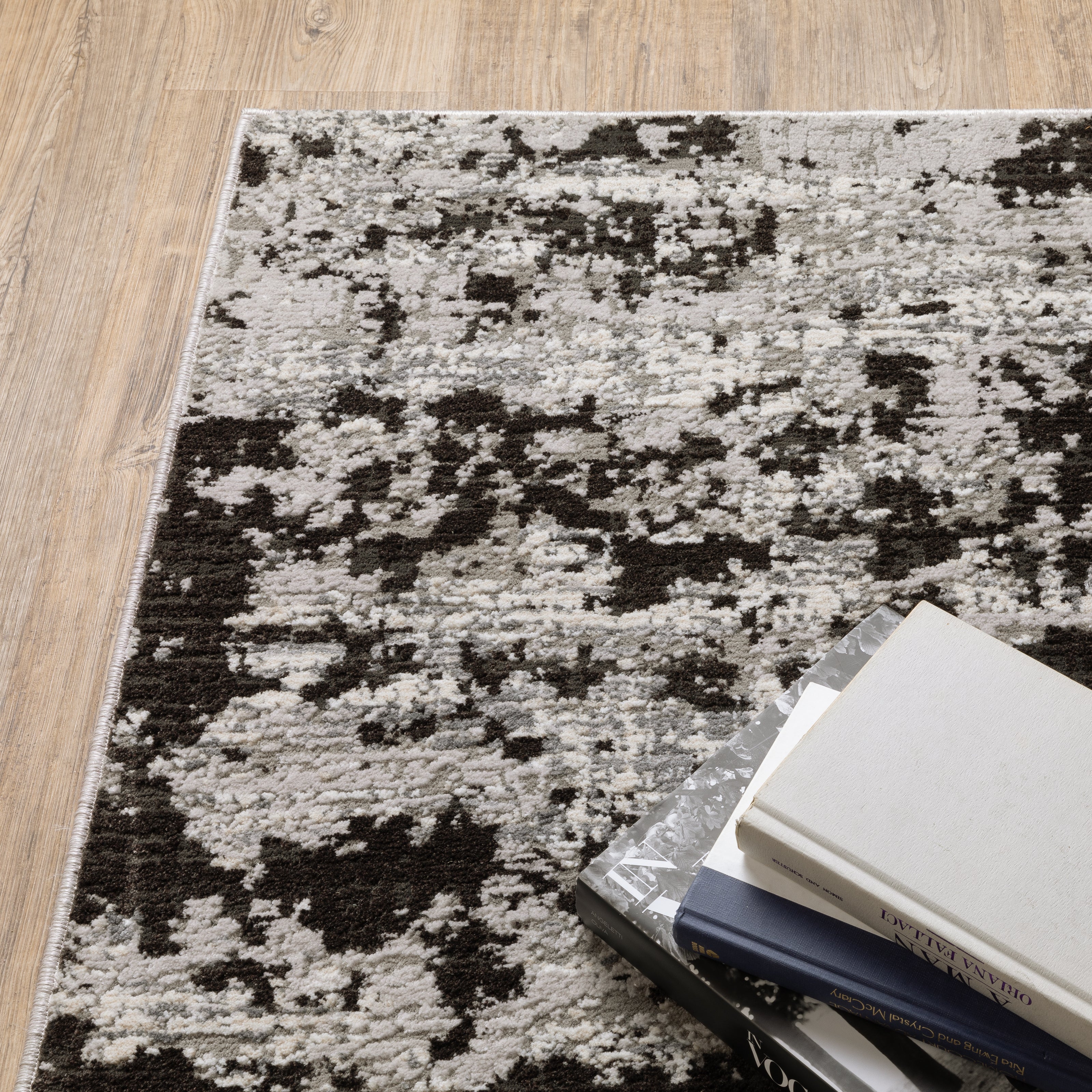 Oriental Weavers Caravan 4153Q Grey/Black Area Rug