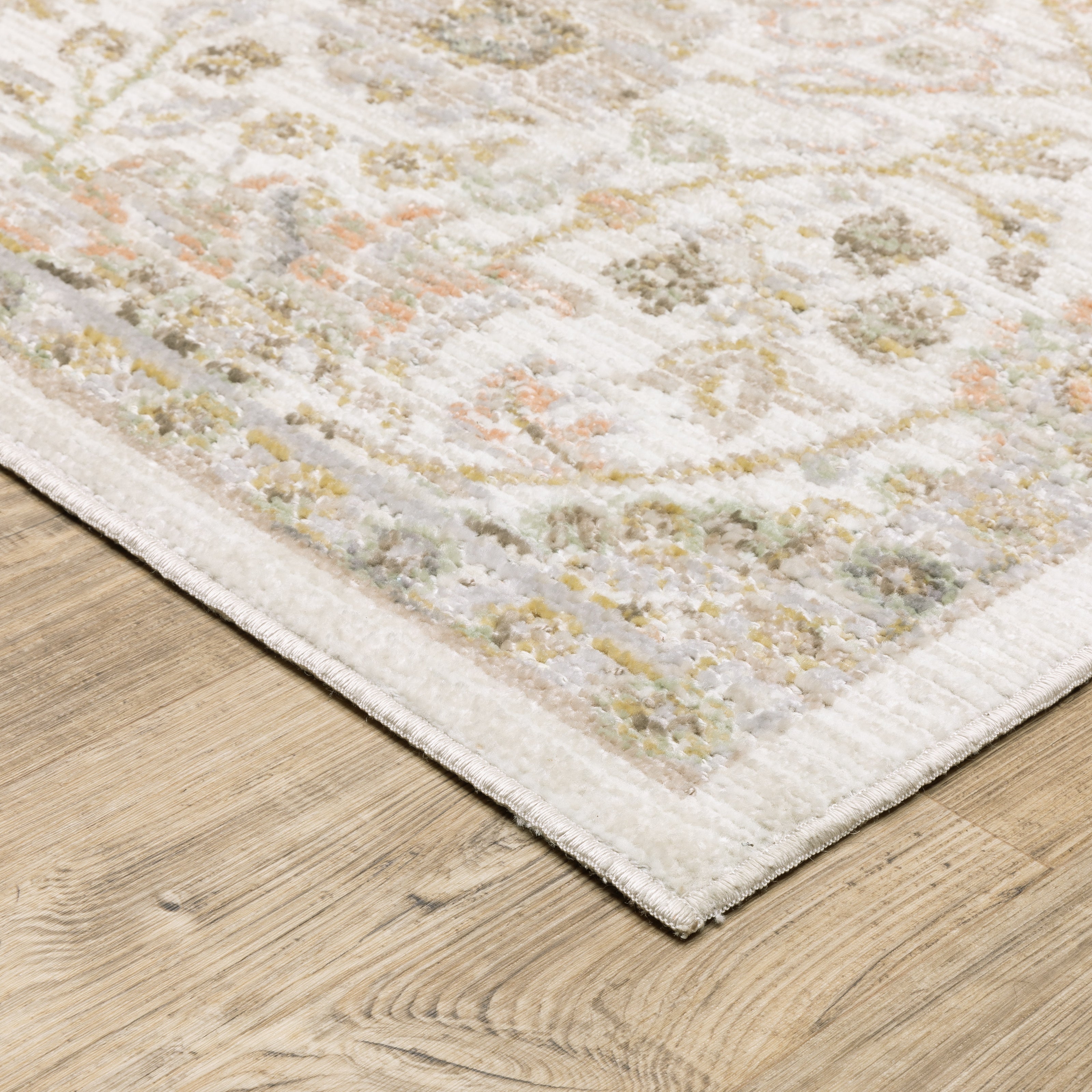 Oriental Weavers Cavett CAV05 Ivory/Gold Area Rug