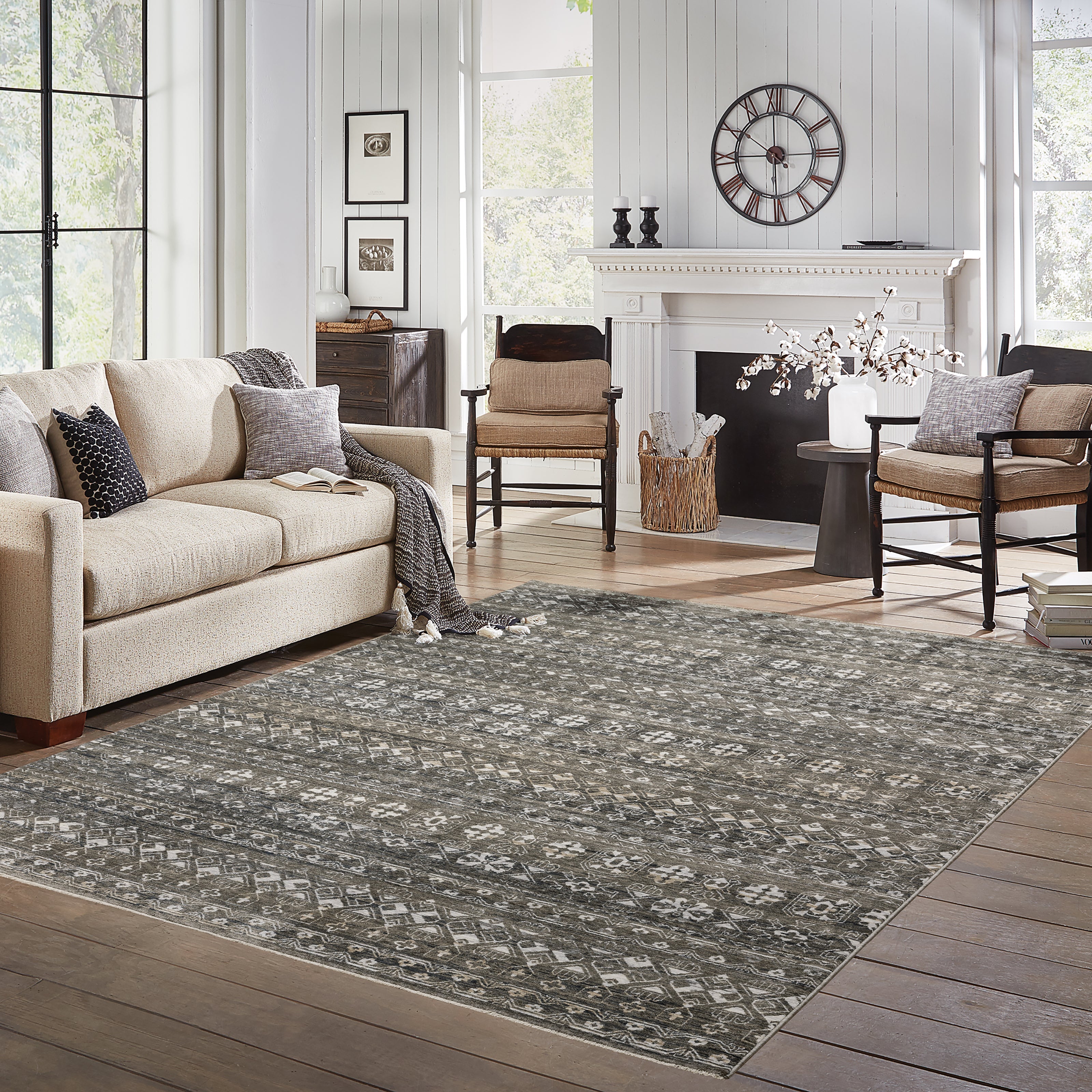 Oriental Weavers Chamberlain CH07C Black/Grey Area Rug