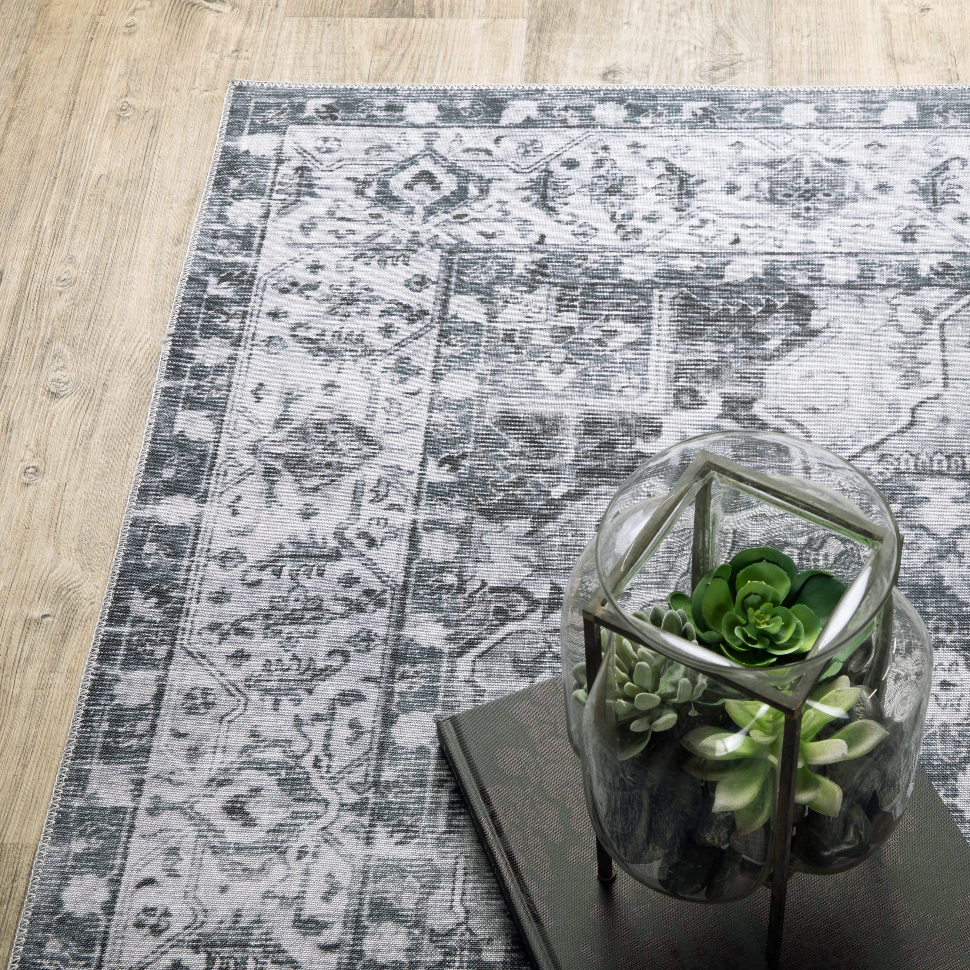 Oriental Weavers Charleston CHA03 Charcoal/Ivory Area Rug