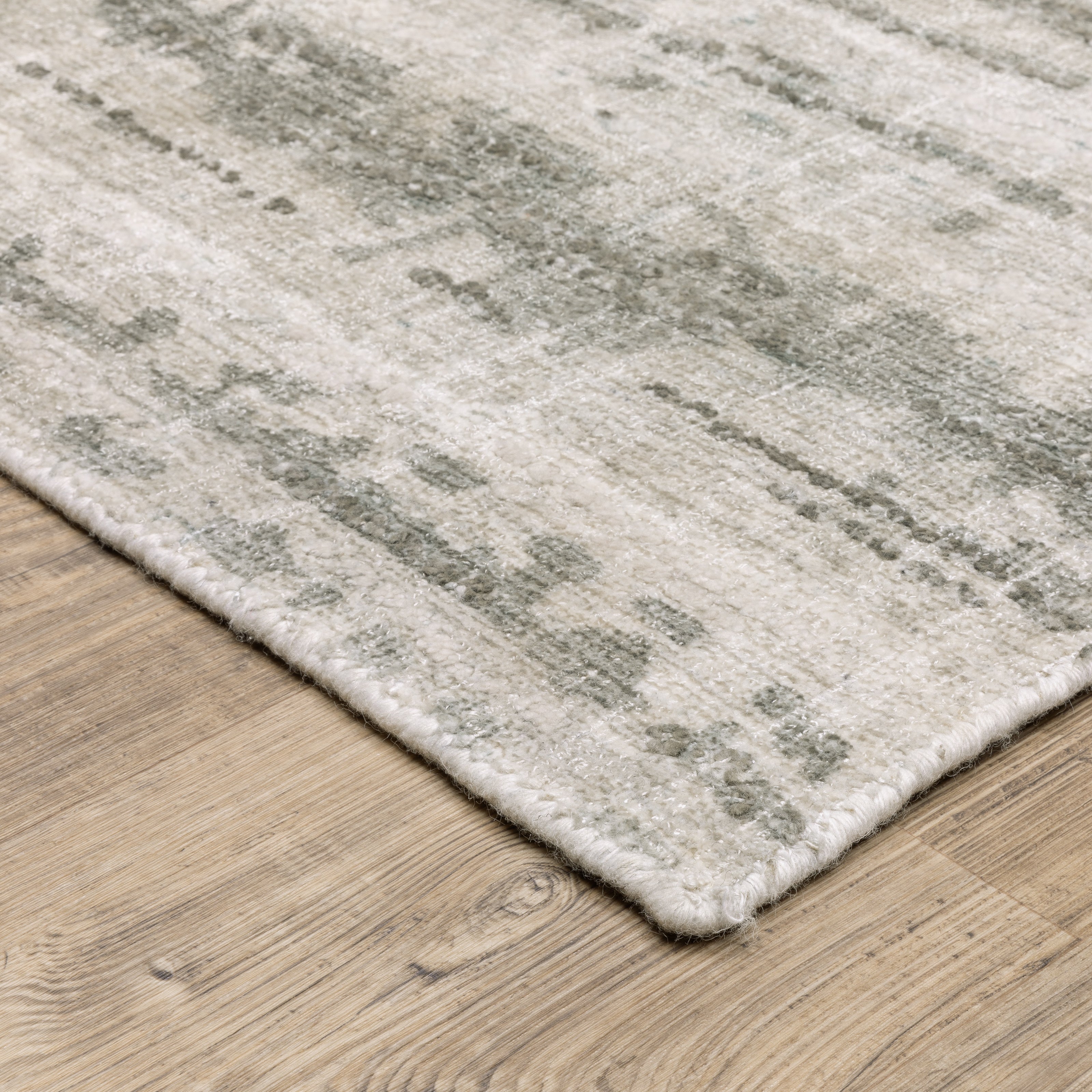 Oriental Weavers Clarke CLA02 Beige/Green Area Rug