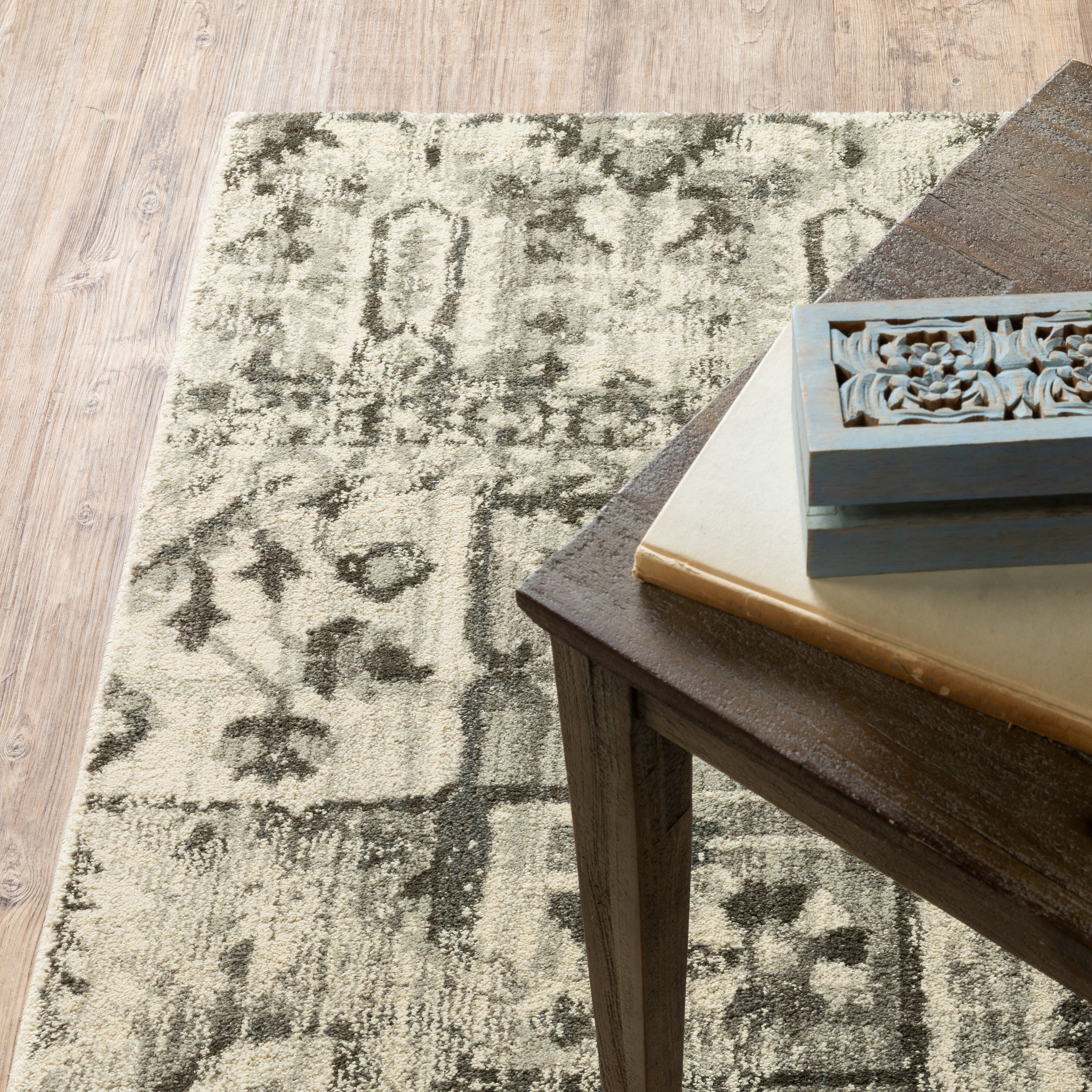 Oriental Weavers Florence 4333W Charcoal/Ivory Area Rug