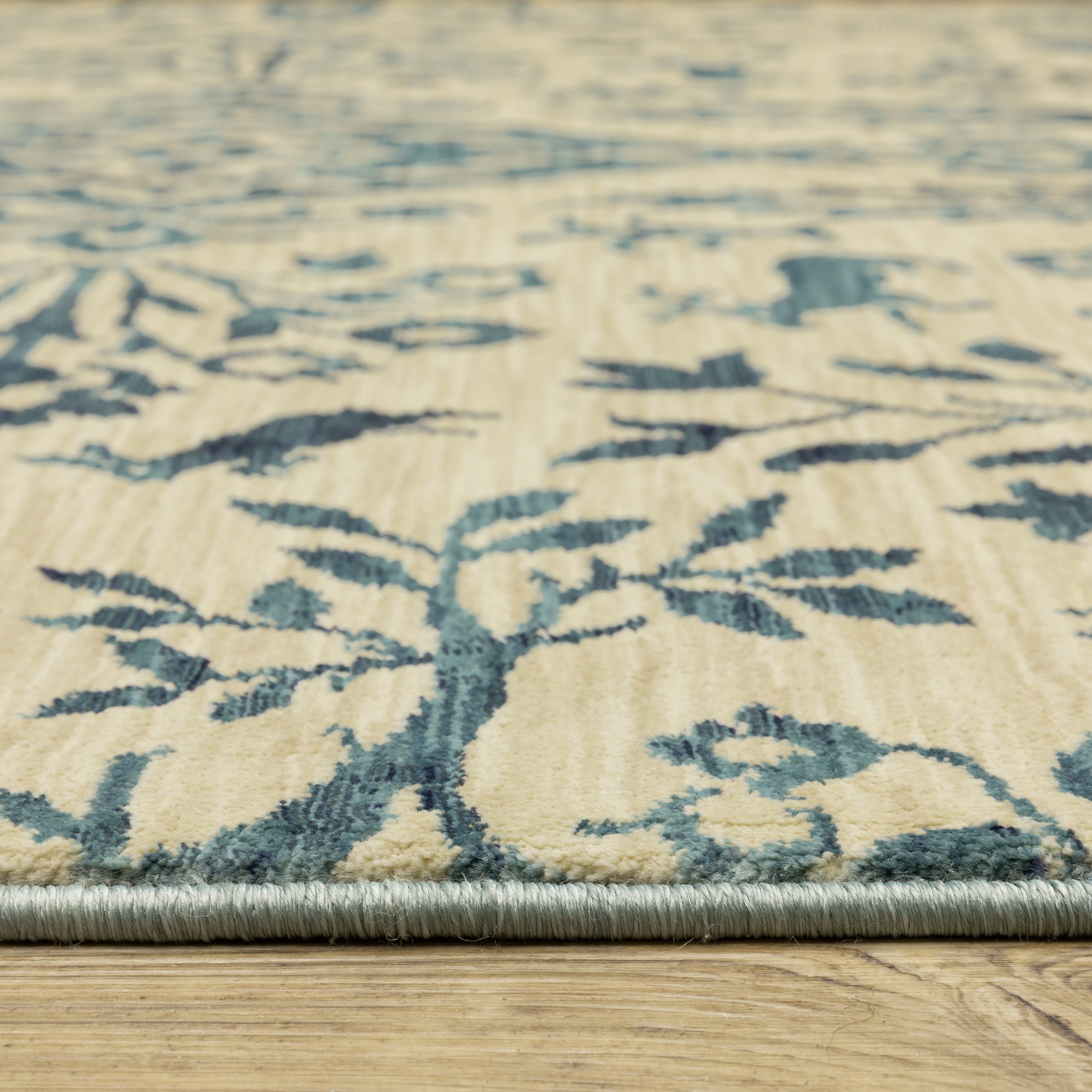 Oriental Weavers Francesca FR08H Blue/Ivory Area Rug