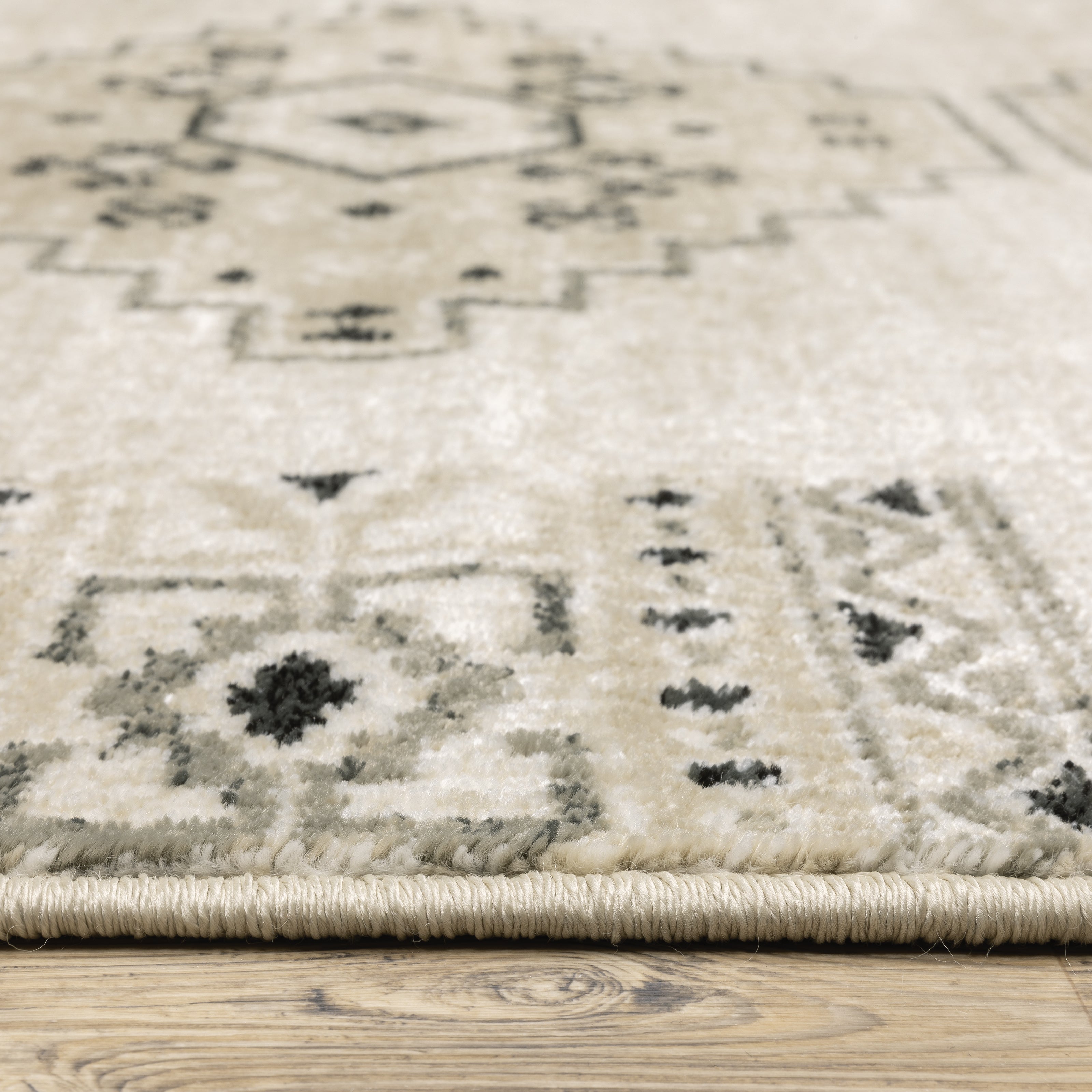Oriental Weavers Georgia 643A Ivory/Grey Area Rug