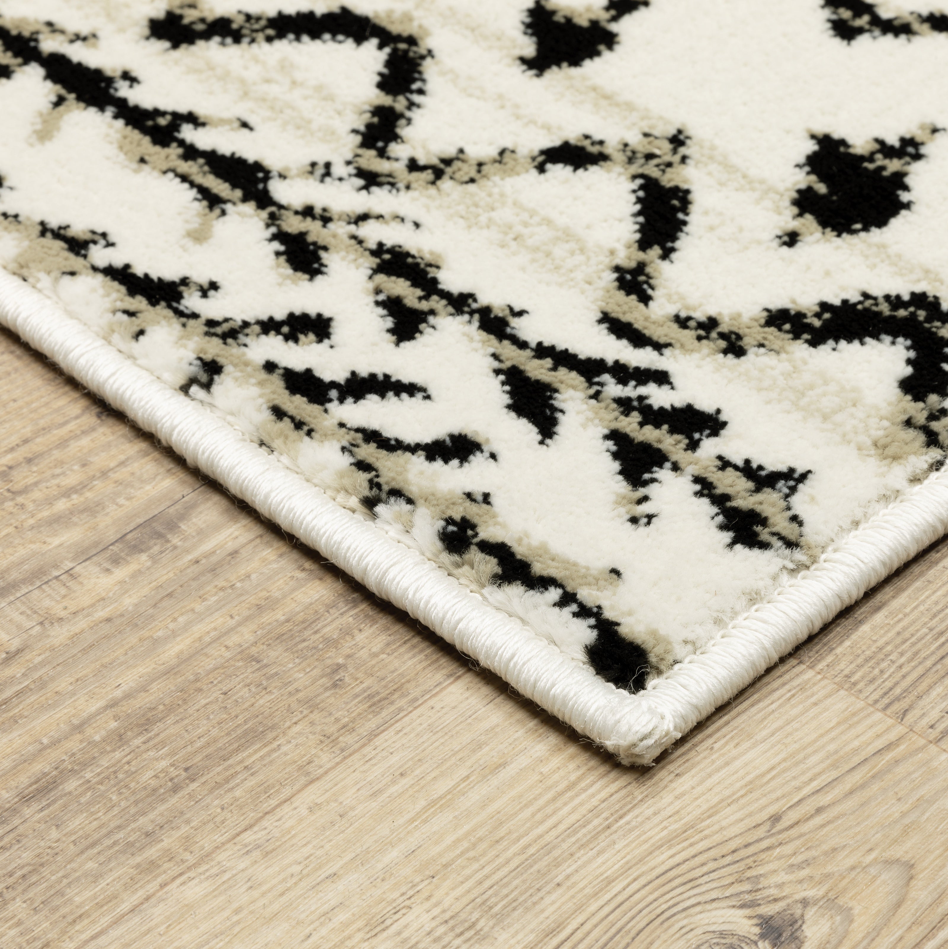 Oriental Weavers Georgia 8826E Ivory/Black Area Rug