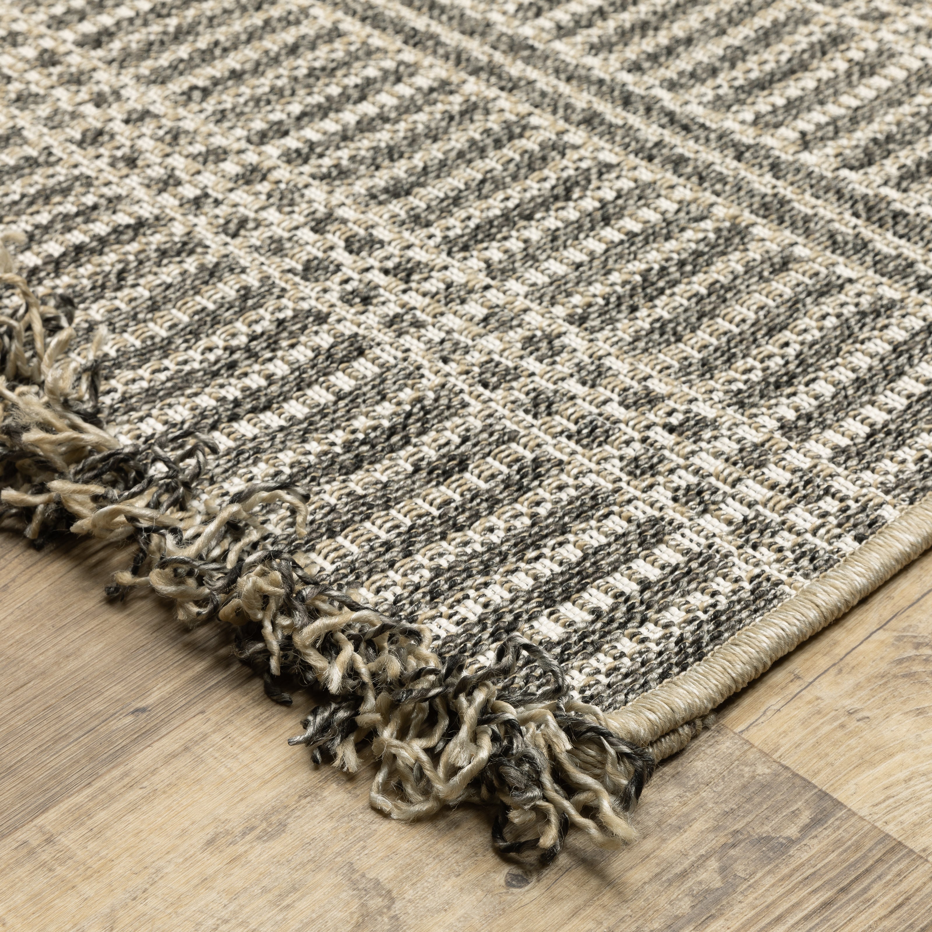 Oriental Weavers Gillian 163J Beige/Black Area Rug