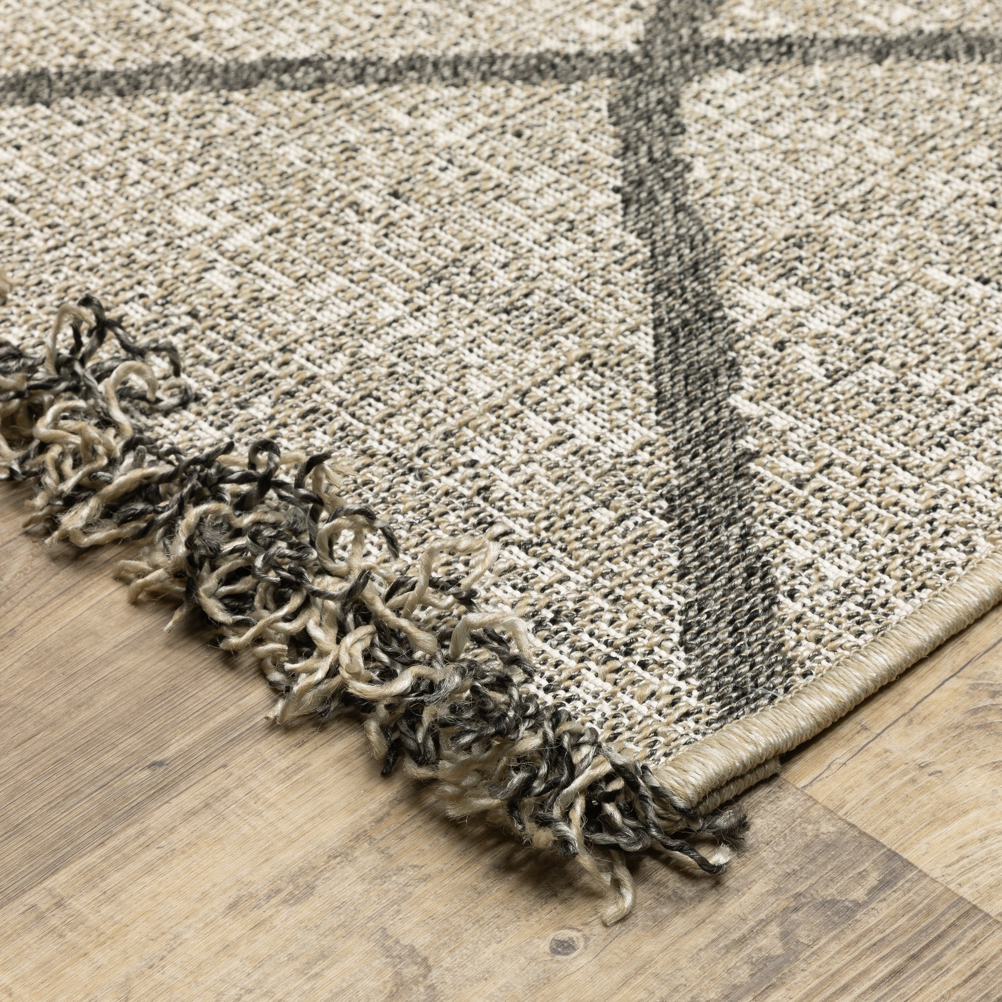Oriental Weavers Gillian 4926A Beige/Black Area Rug
