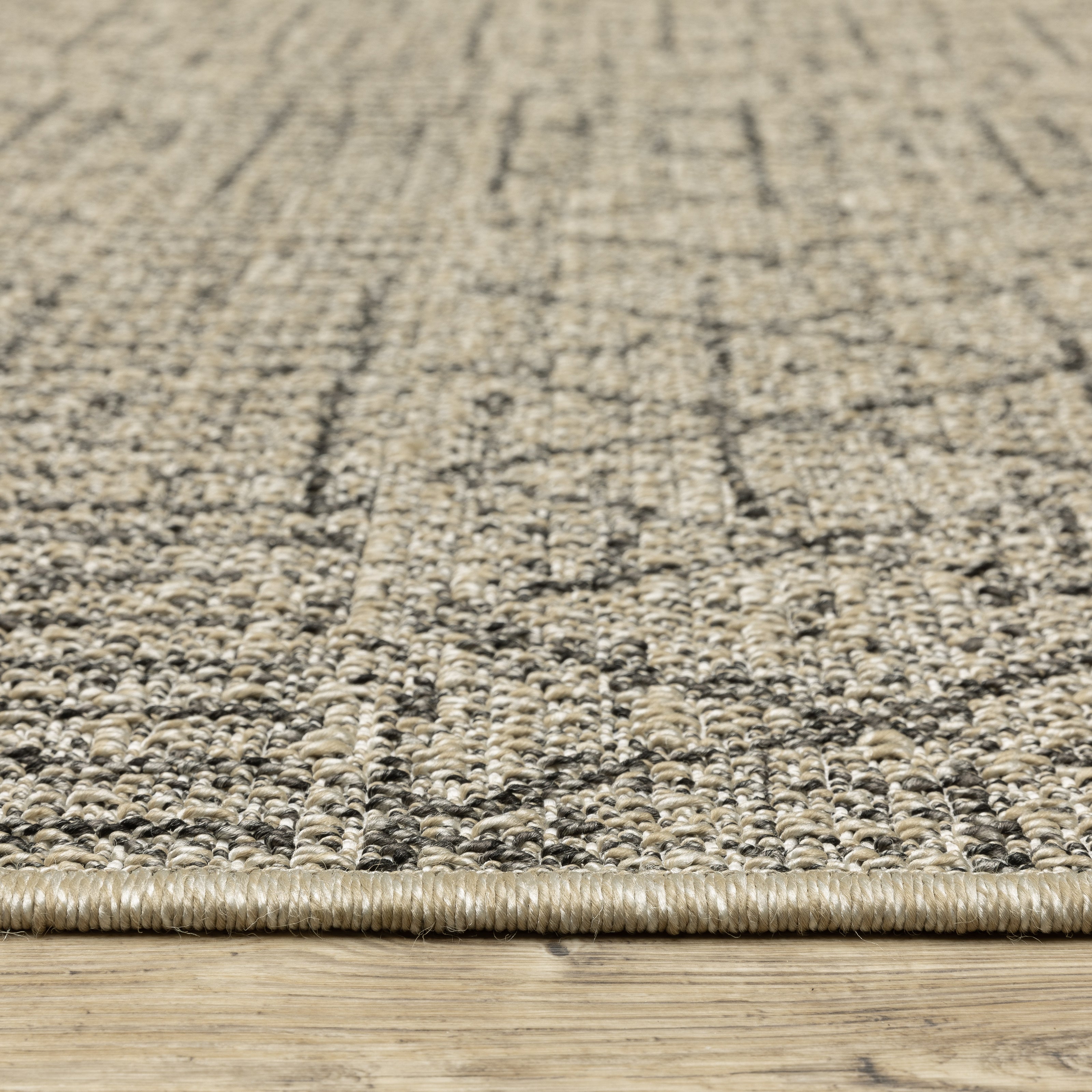 Oriental Weavers Gillian 5560J Beige/Black Area Rug