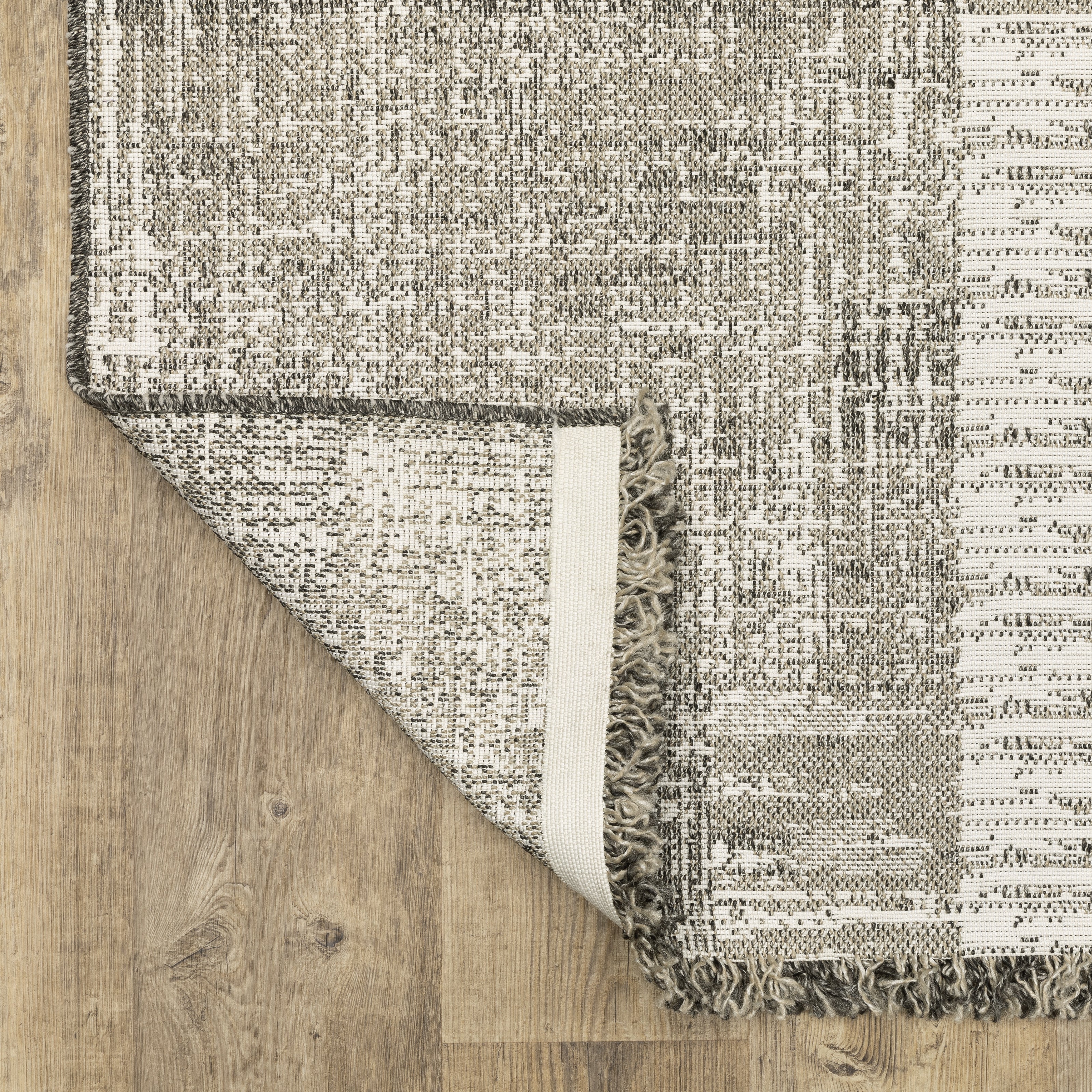 Oriental Weavers Gillian 81V Beige/Black Area Rug