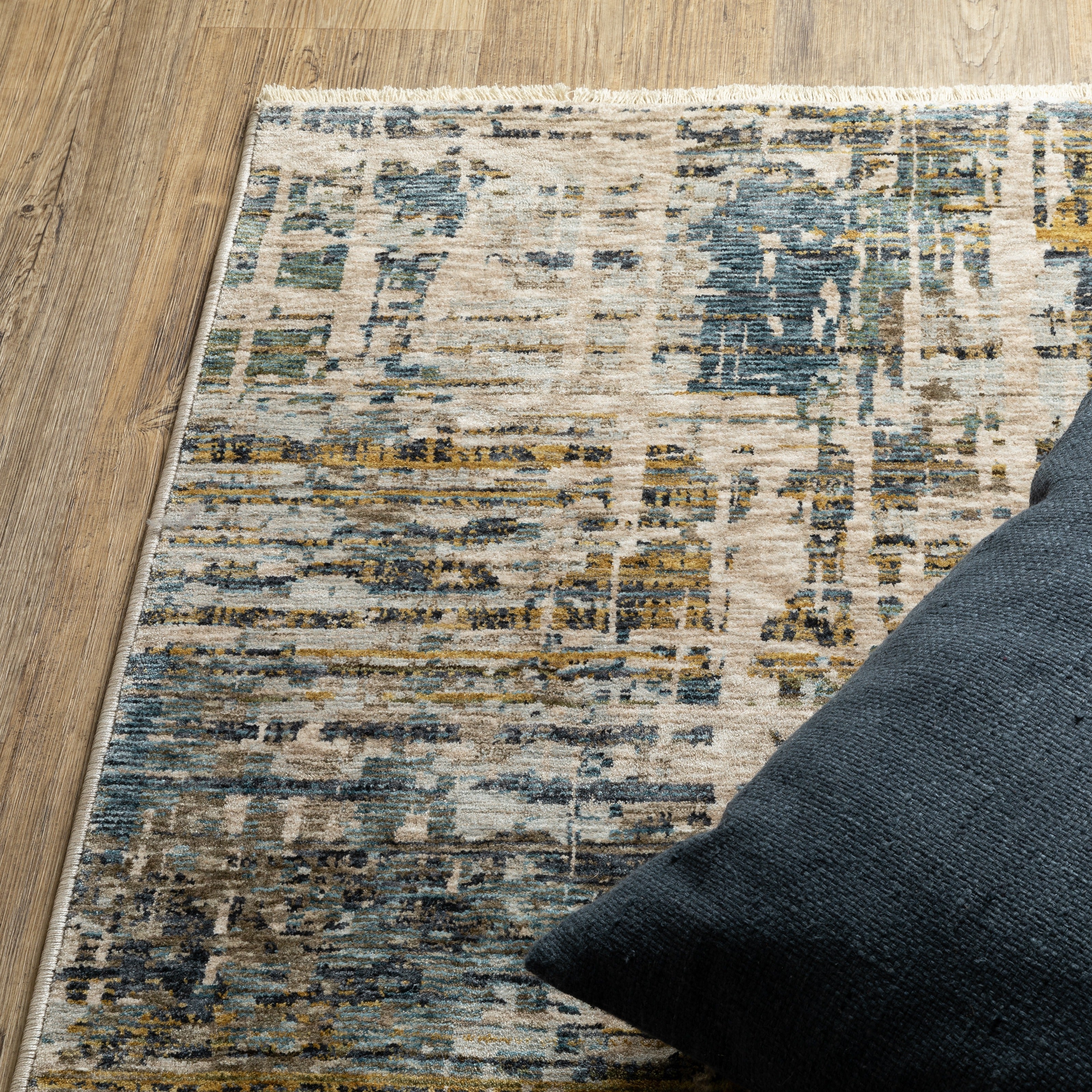Oriental Weavers Hayden HAY05 Blue/Gold Area Rug