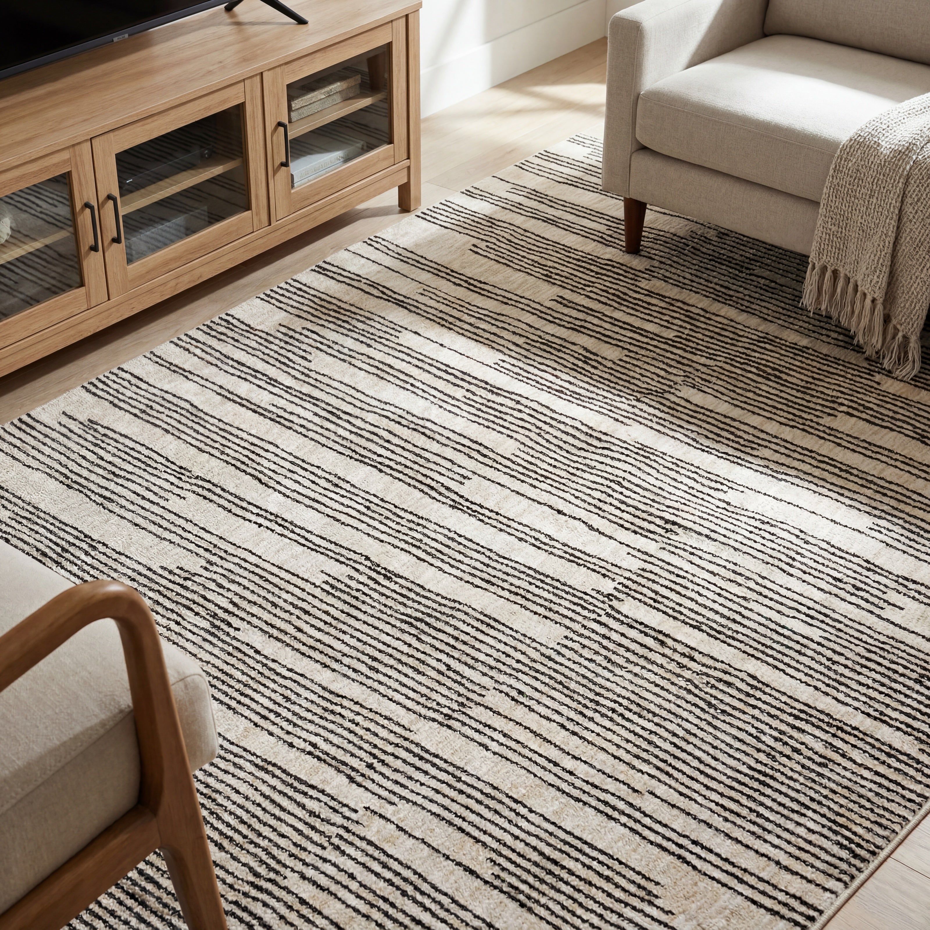 Oriental Weavers Hunter HNT04 Black/Beige Area Rug
