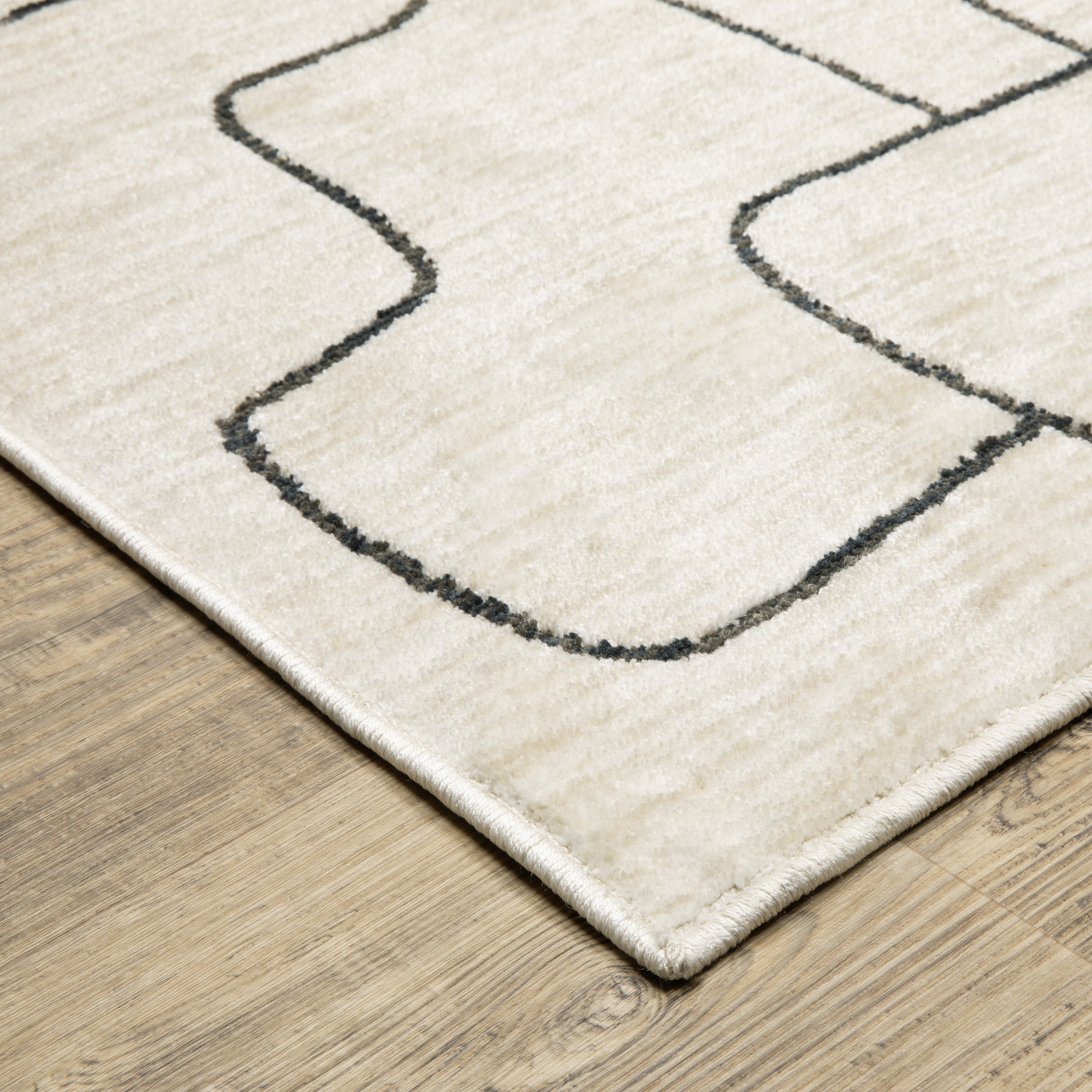 Oriental Weavers Hunter HNT06 Beige/Black Area Rug
