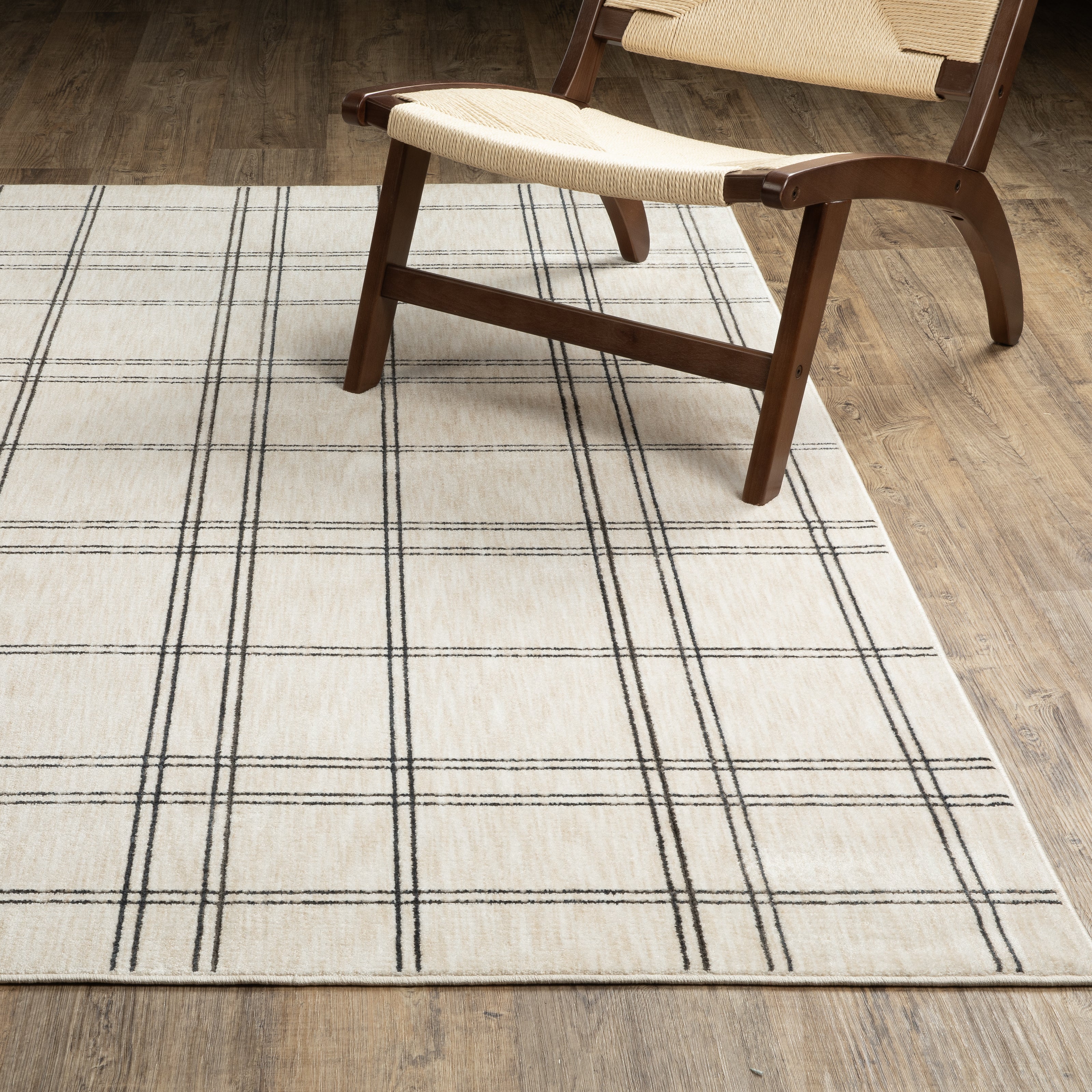 Oriental Weavers Hunter HNT07 Beige/Black Area Rug