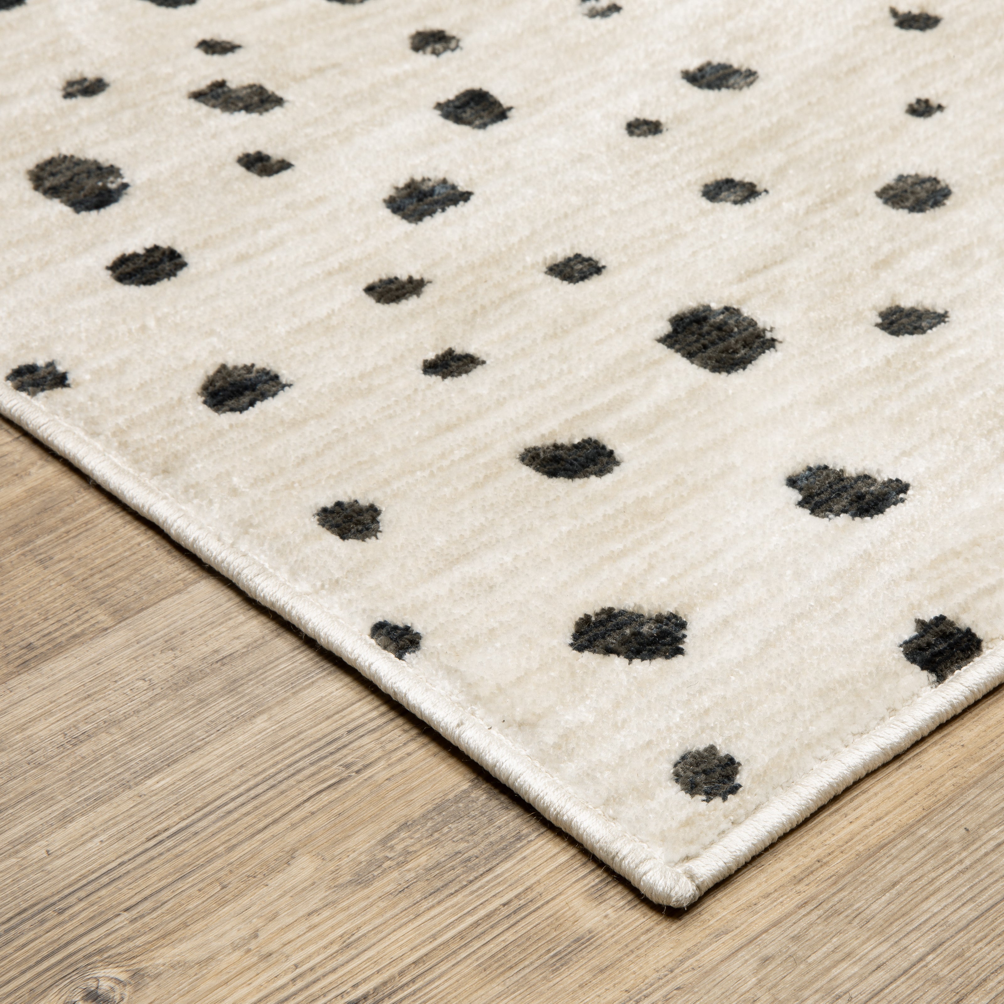 Oriental Weavers Hunter HNT09 Beige/Black Area Rug