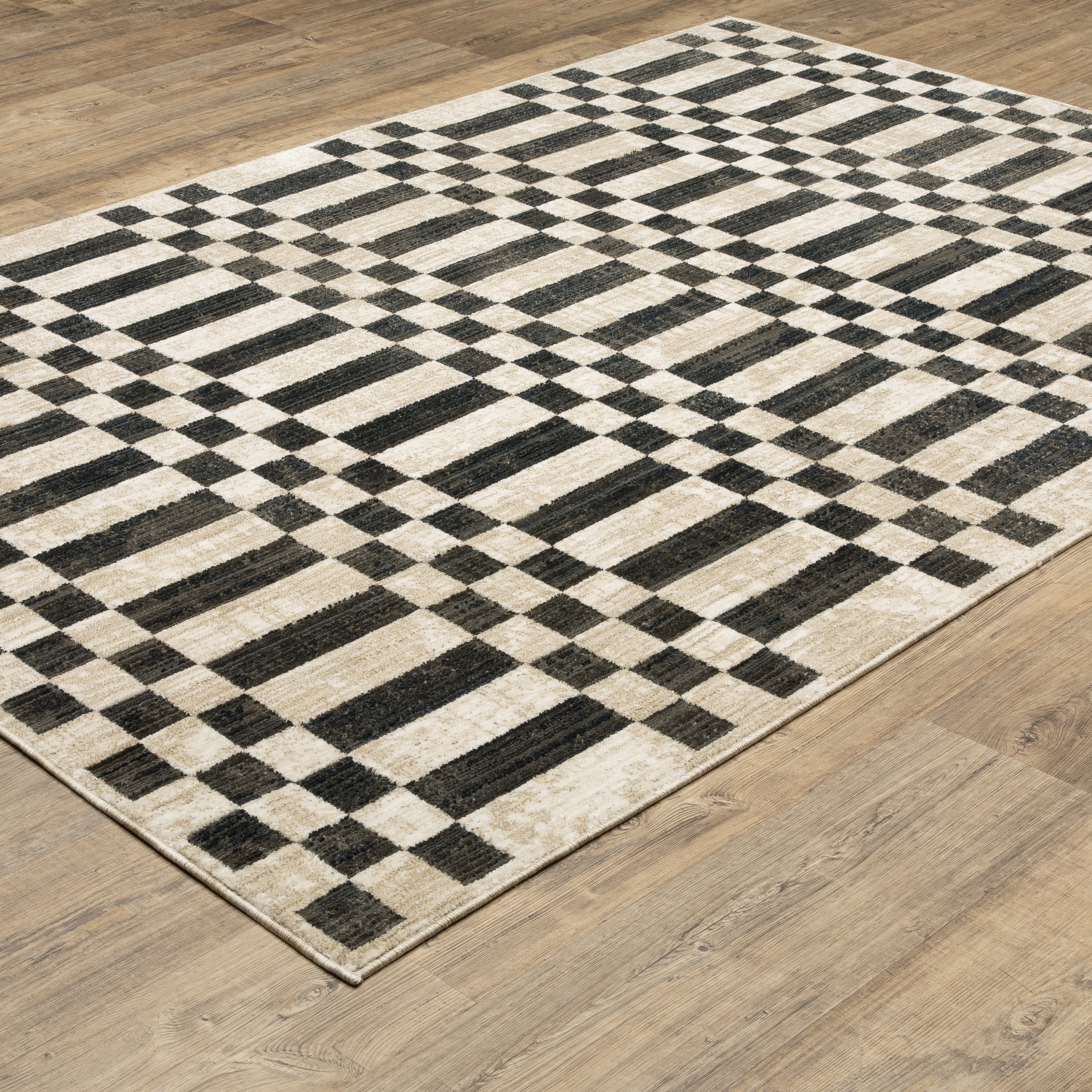 Oriental Weavers Hunter HNT10 Beige/Black Area Rug