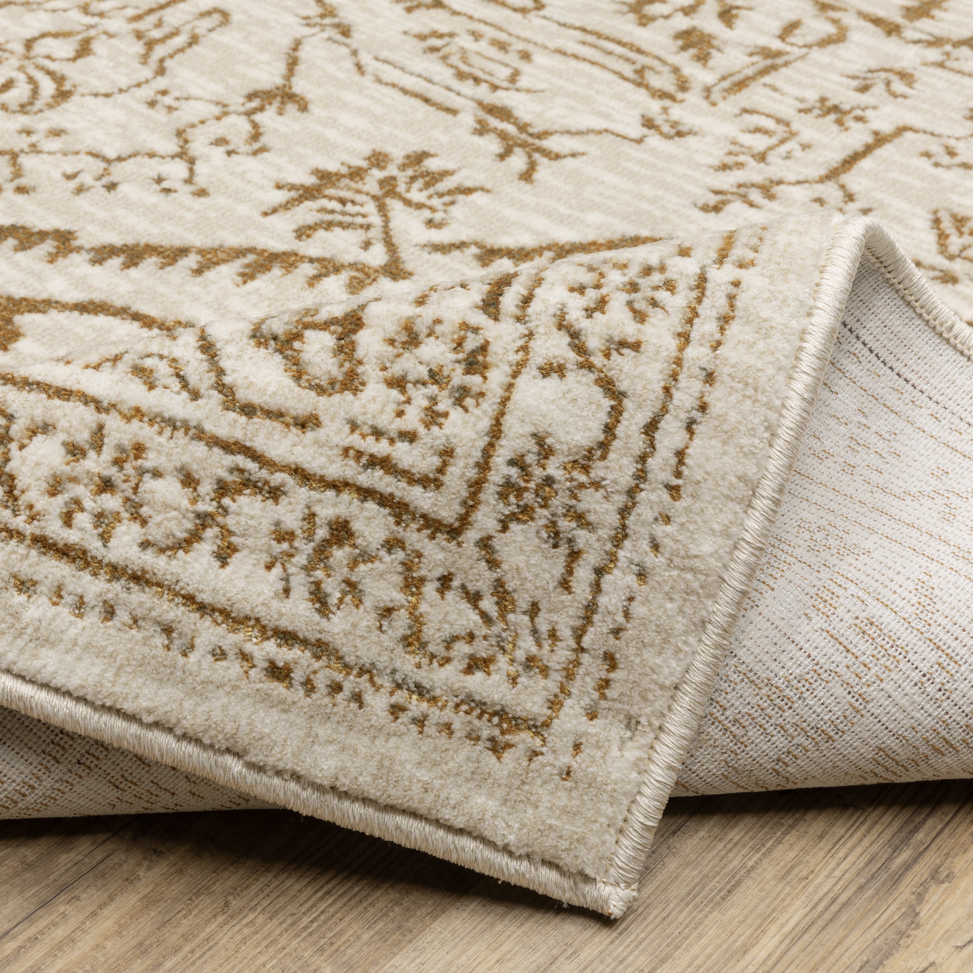 Oriental Weavers Intrigue INT03 Ivory/Gold Area Rug
