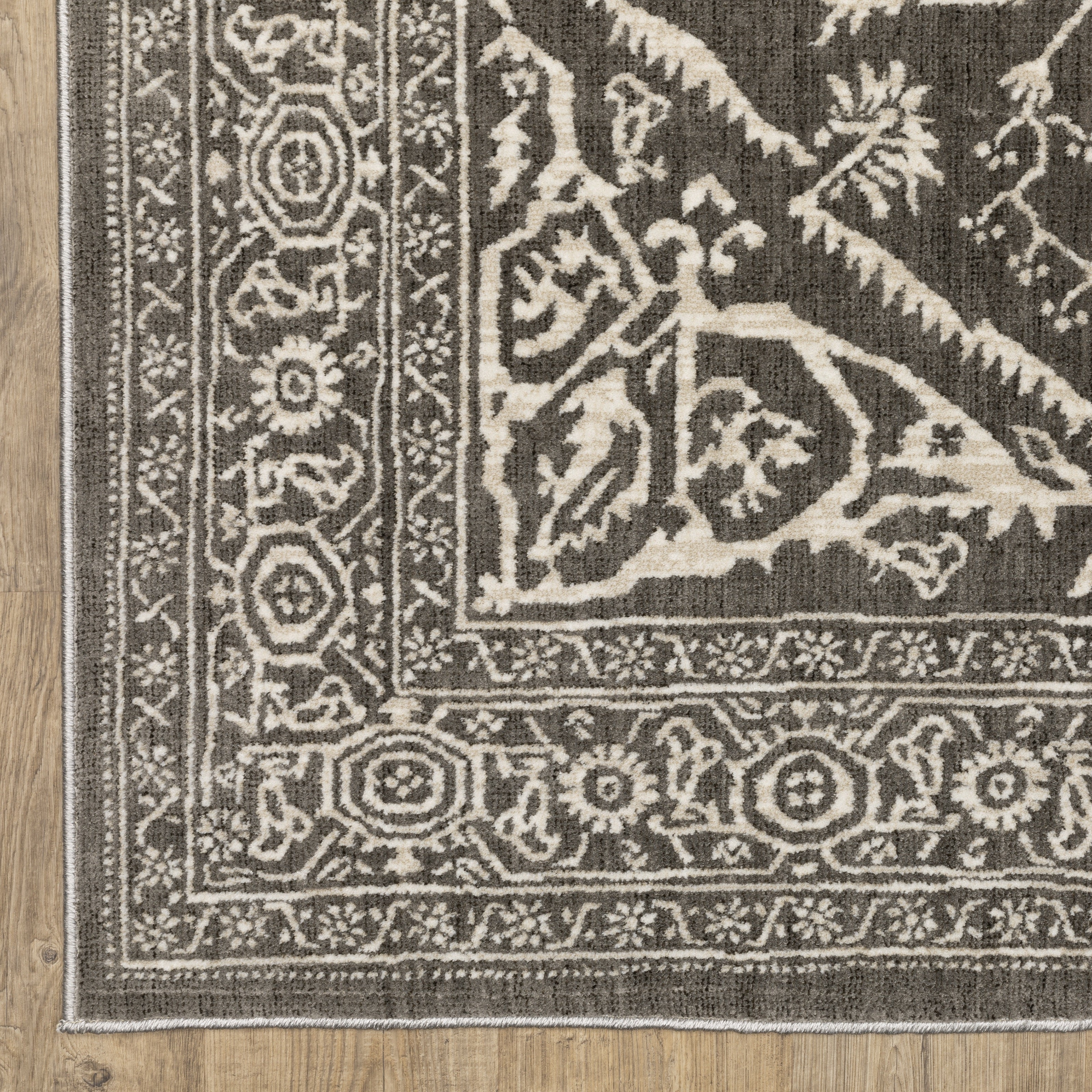 Oriental Weavers Intrigue INT04 Grey/Ivory Area Rug