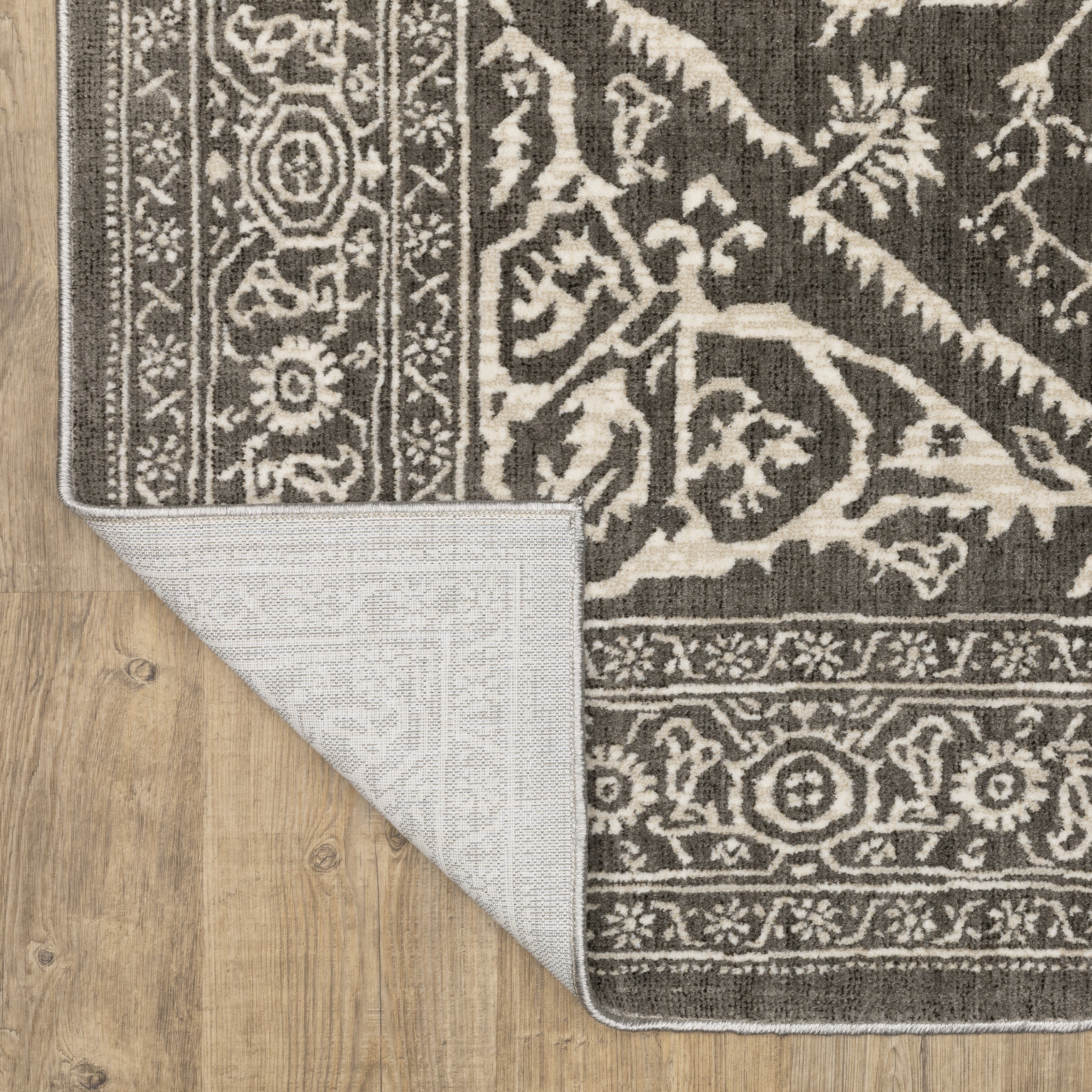 Oriental Weavers Intrigue INT04 Grey/Ivory Area Rug