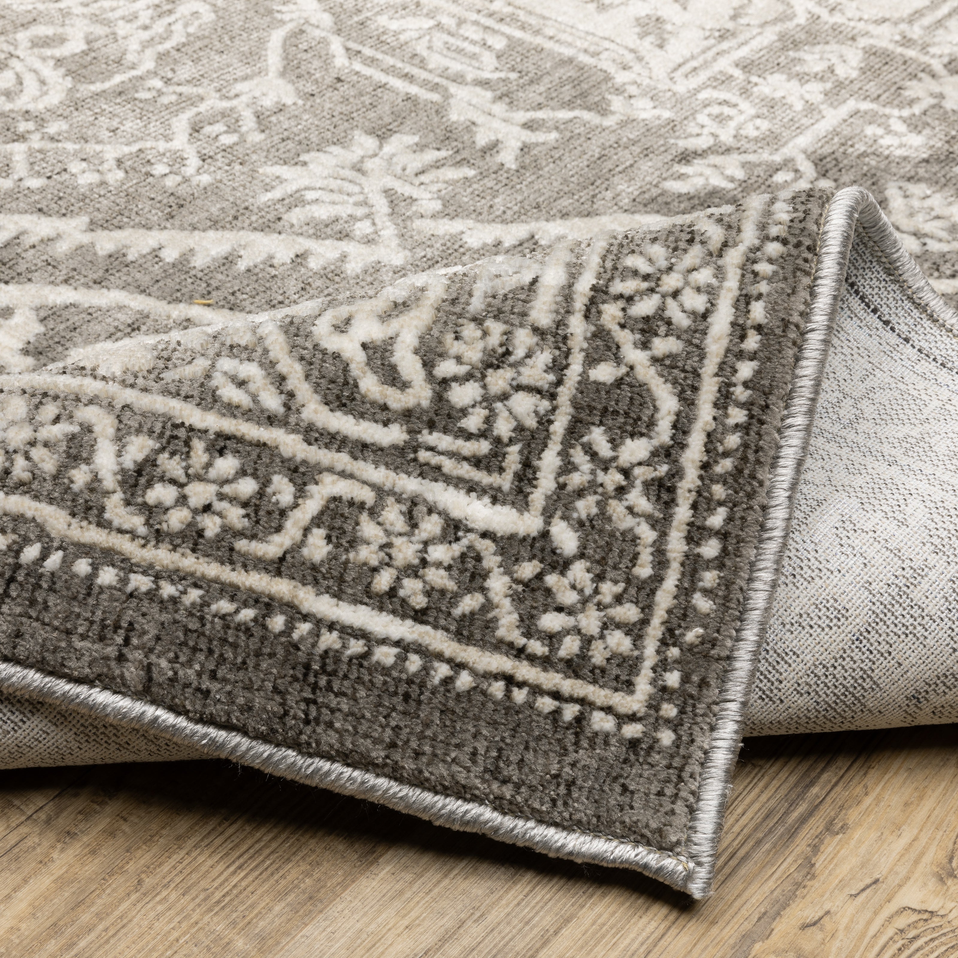 Oriental Weavers Intrigue INT04 Grey/Ivory Area Rug