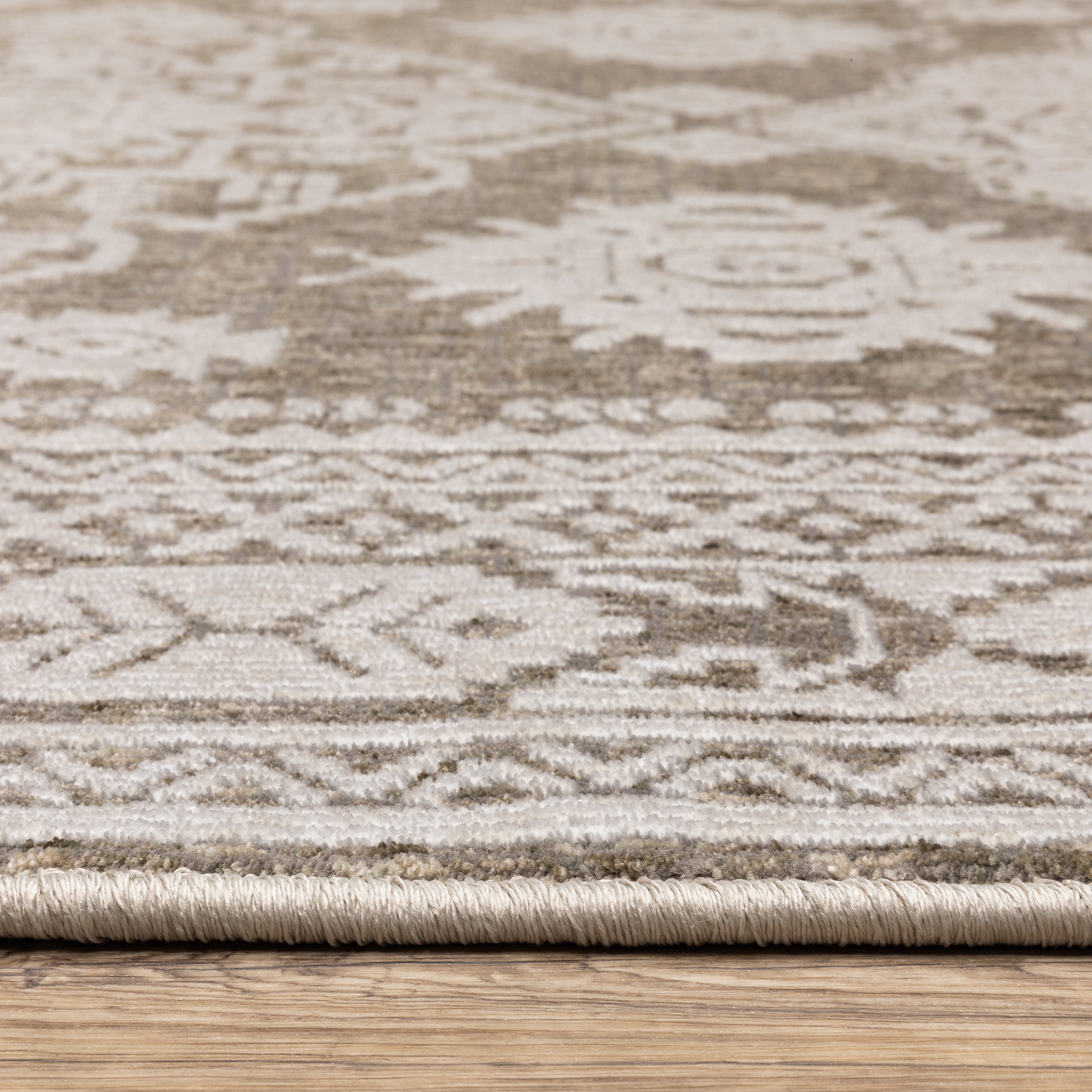 Oriental Weavers Intrigue INT06 Grey/Grey Area Rug