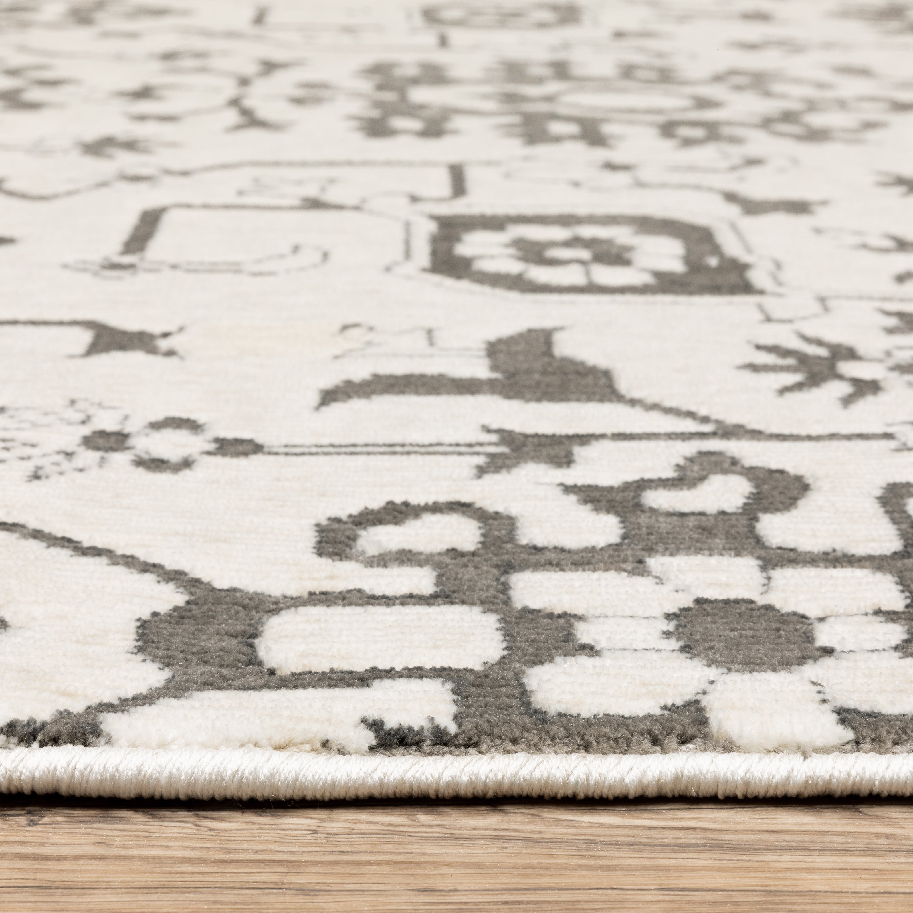 Oriental Weavers Intrigue INT08 Ivory/Grey Area Rug