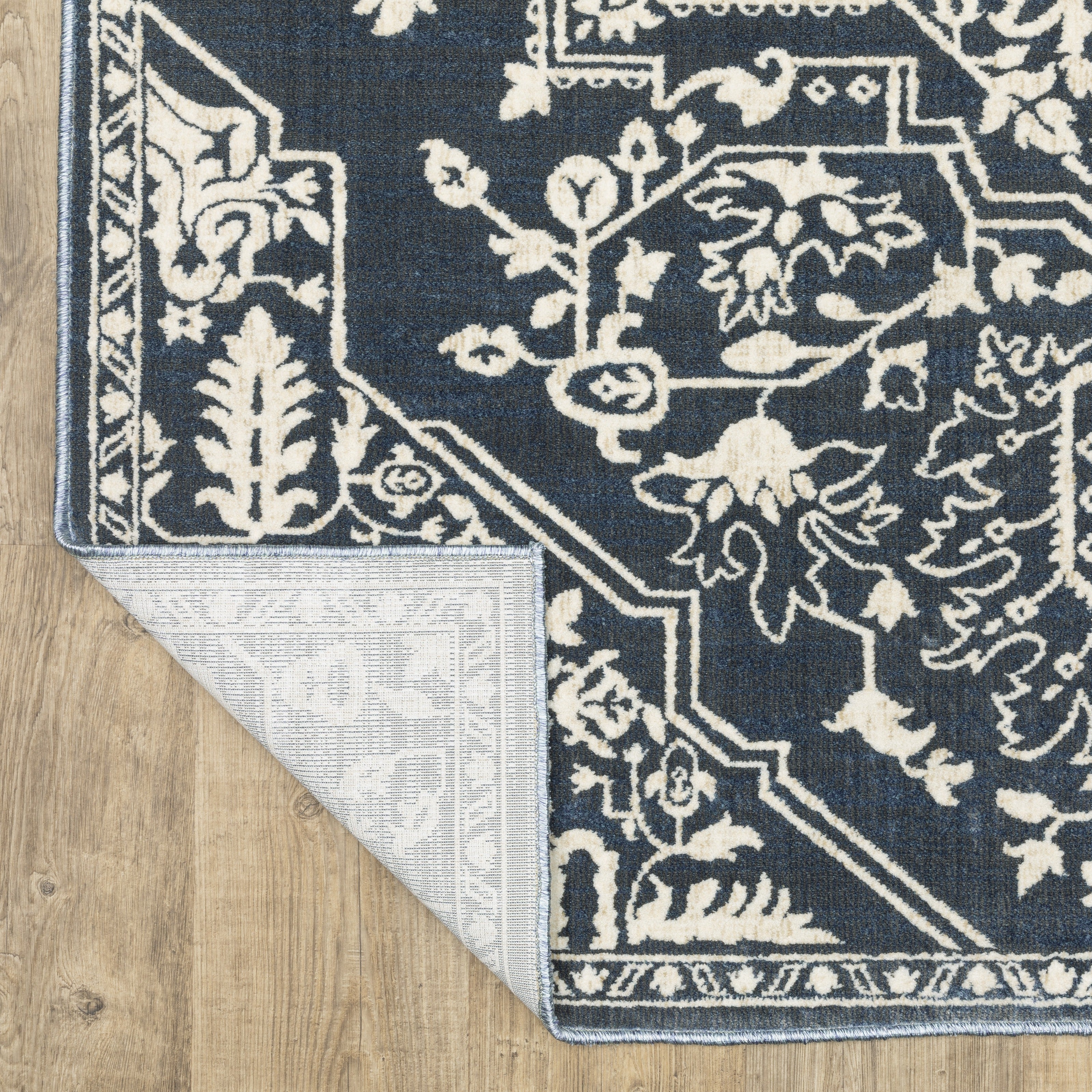 Oriental Weavers Intrigue INT10 Blue/Ivory Area Rug