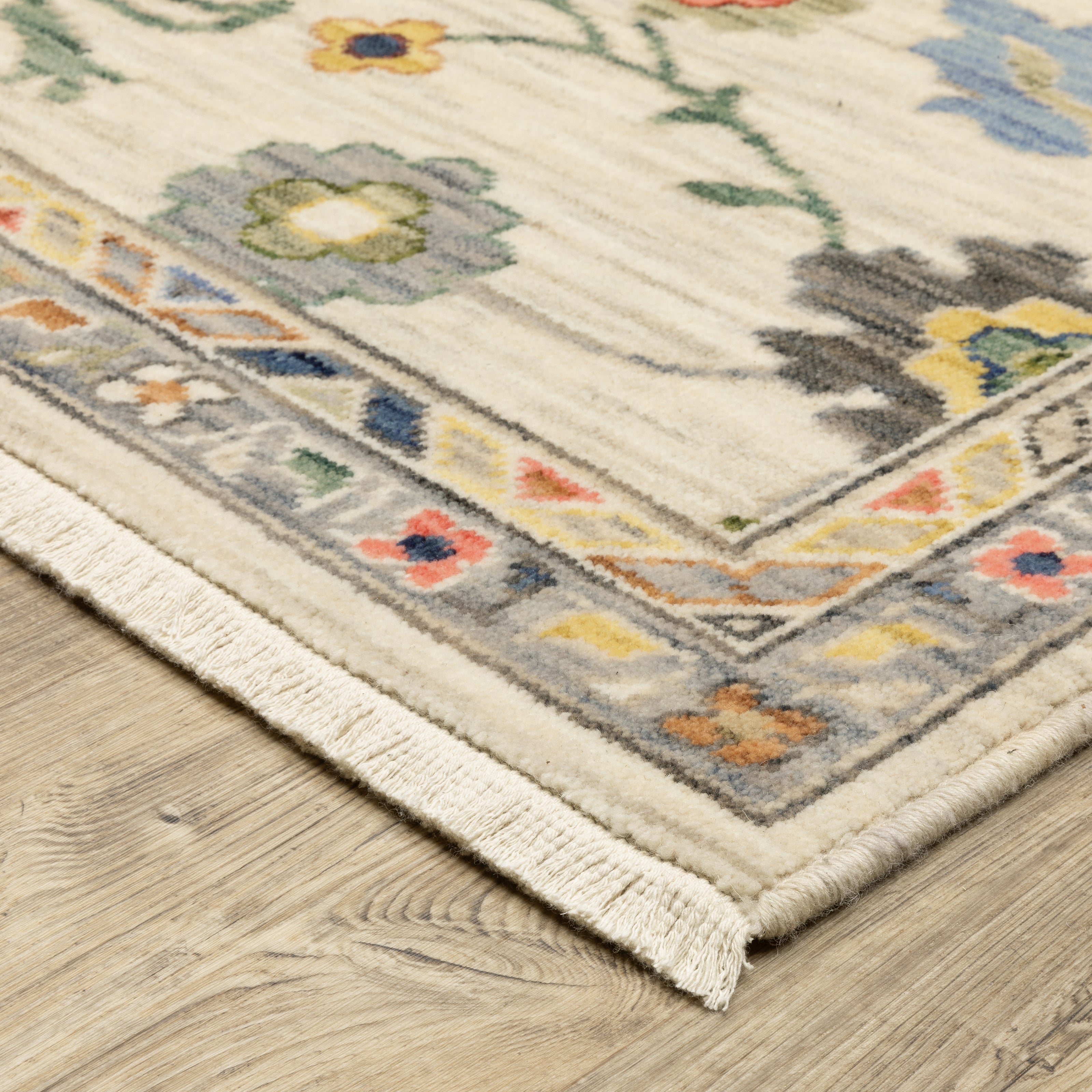 Oriental Weavers Lucca 2888L Ivory/Multi Area Rug