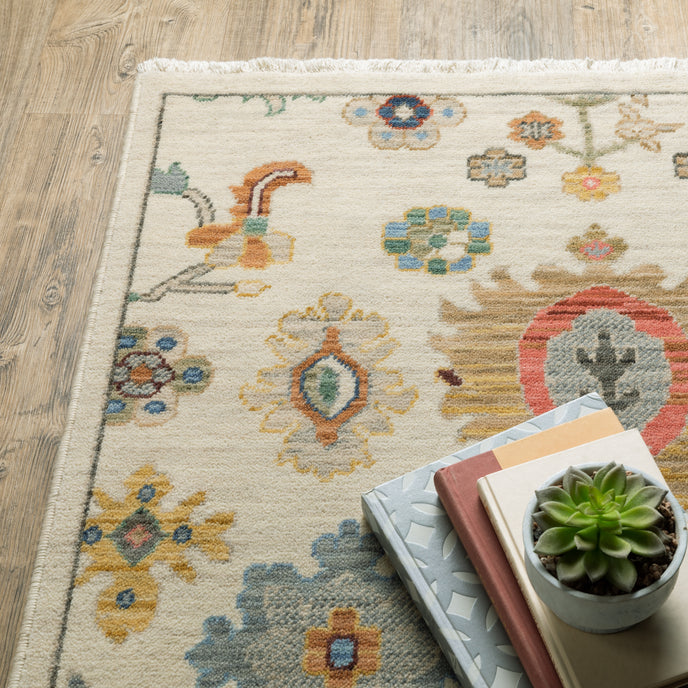 Oriental Weavers Lucca 5507W Ivory/Multi Area Rug